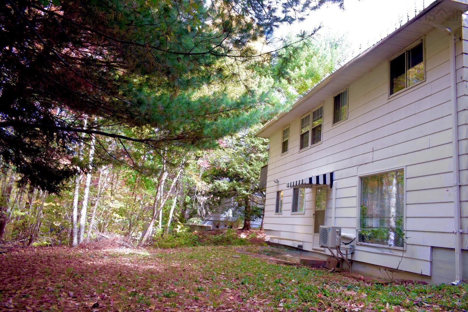 $399,900.00: 14 DUBLIN Avenue, Bridgewater