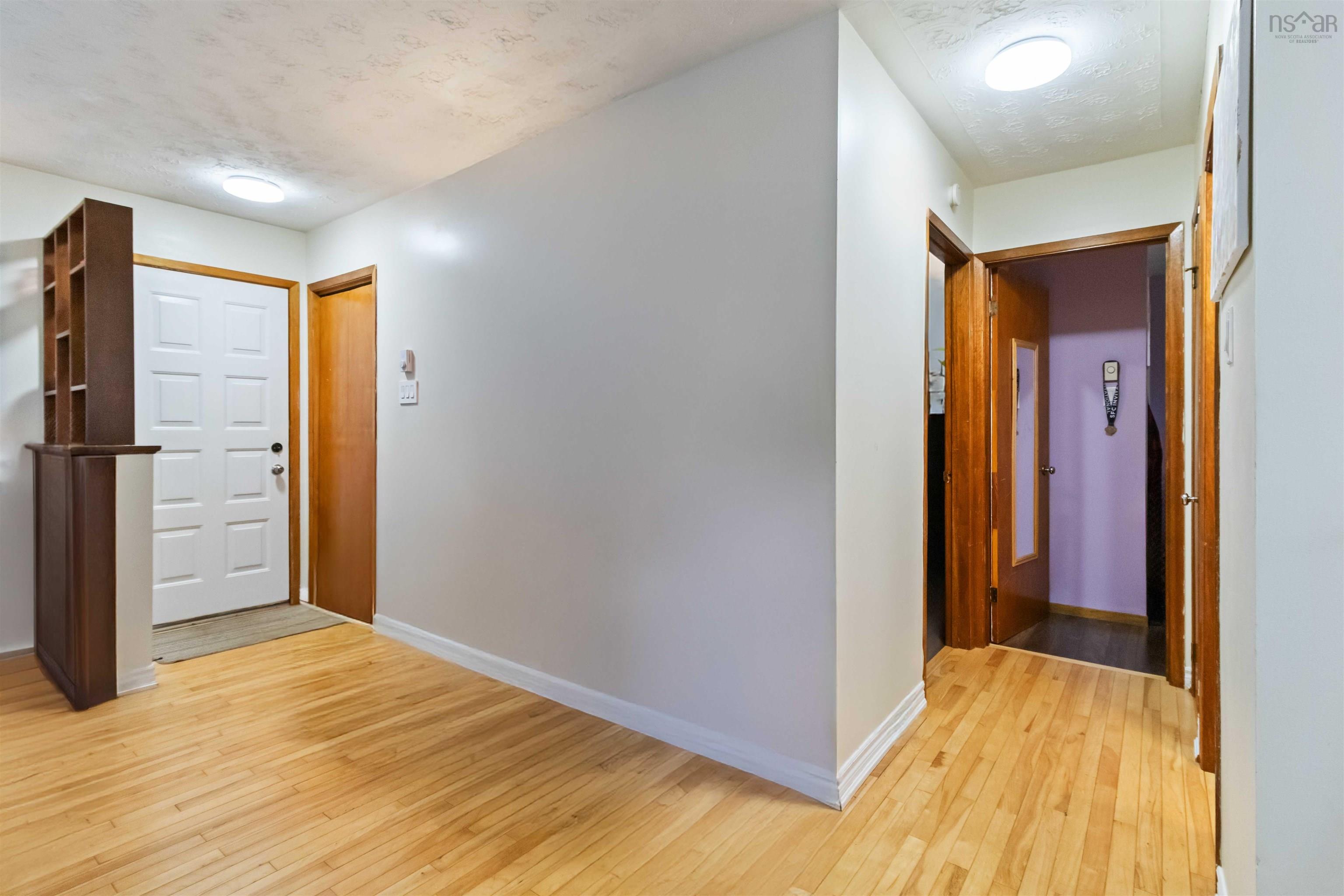 $399,900.00: 14 DUBLIN Avenue, Bridgewater