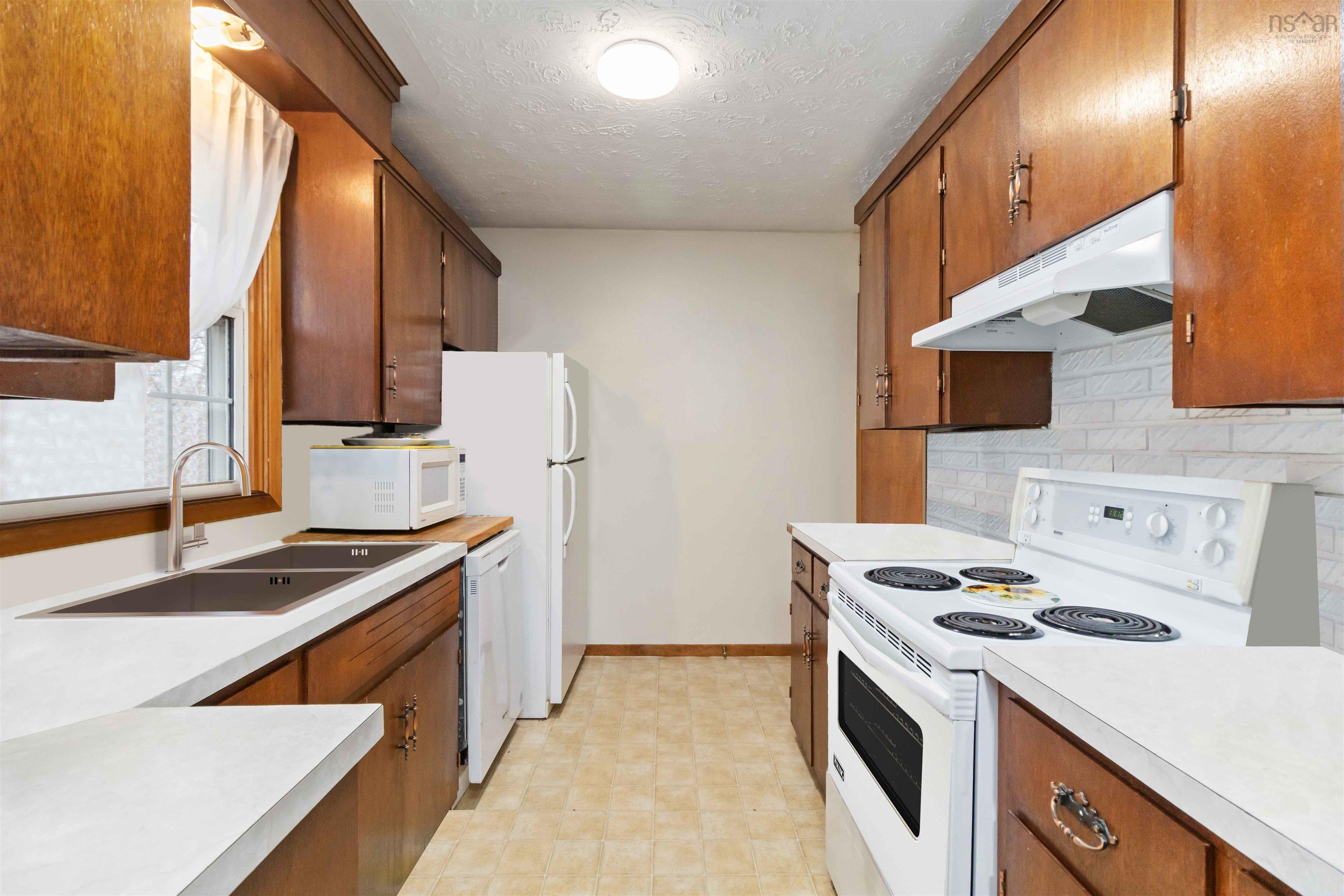 $399,900.00: 14 DUBLIN Avenue, Bridgewater