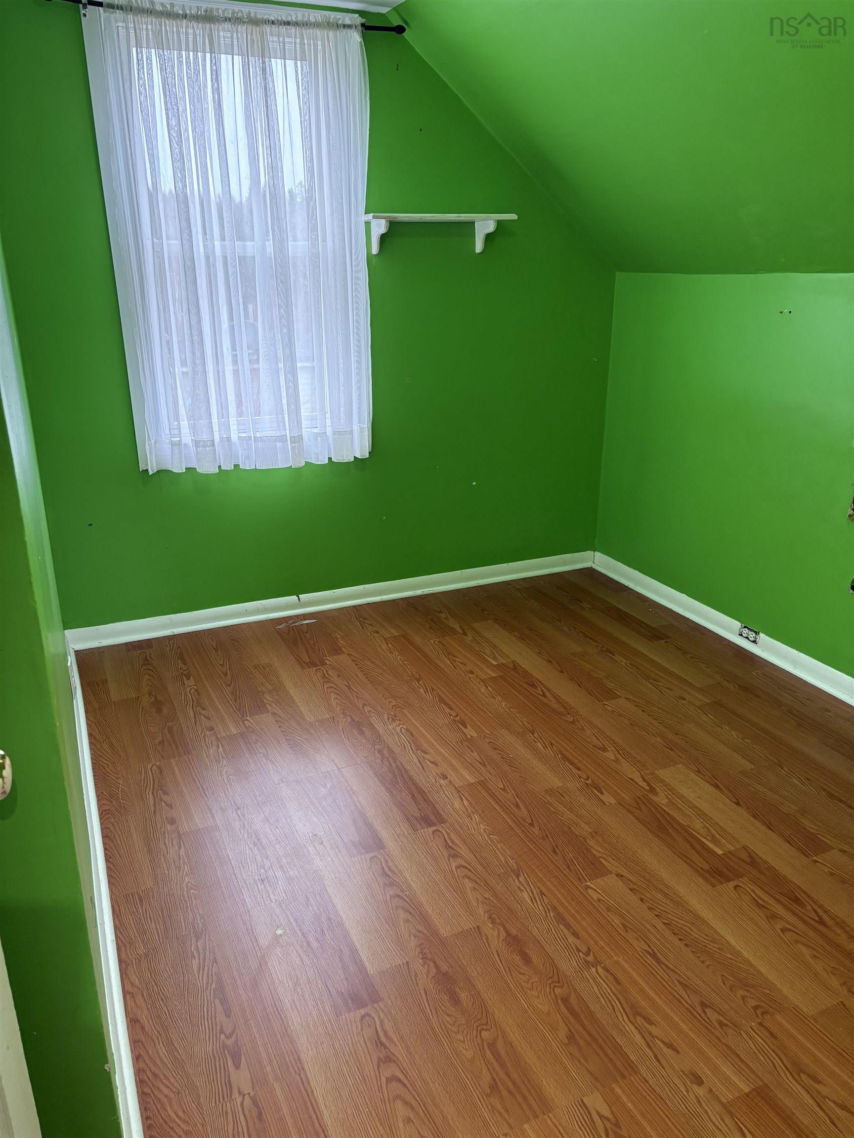 $149,900.00: 2162 New Waterford Highway, South Bar