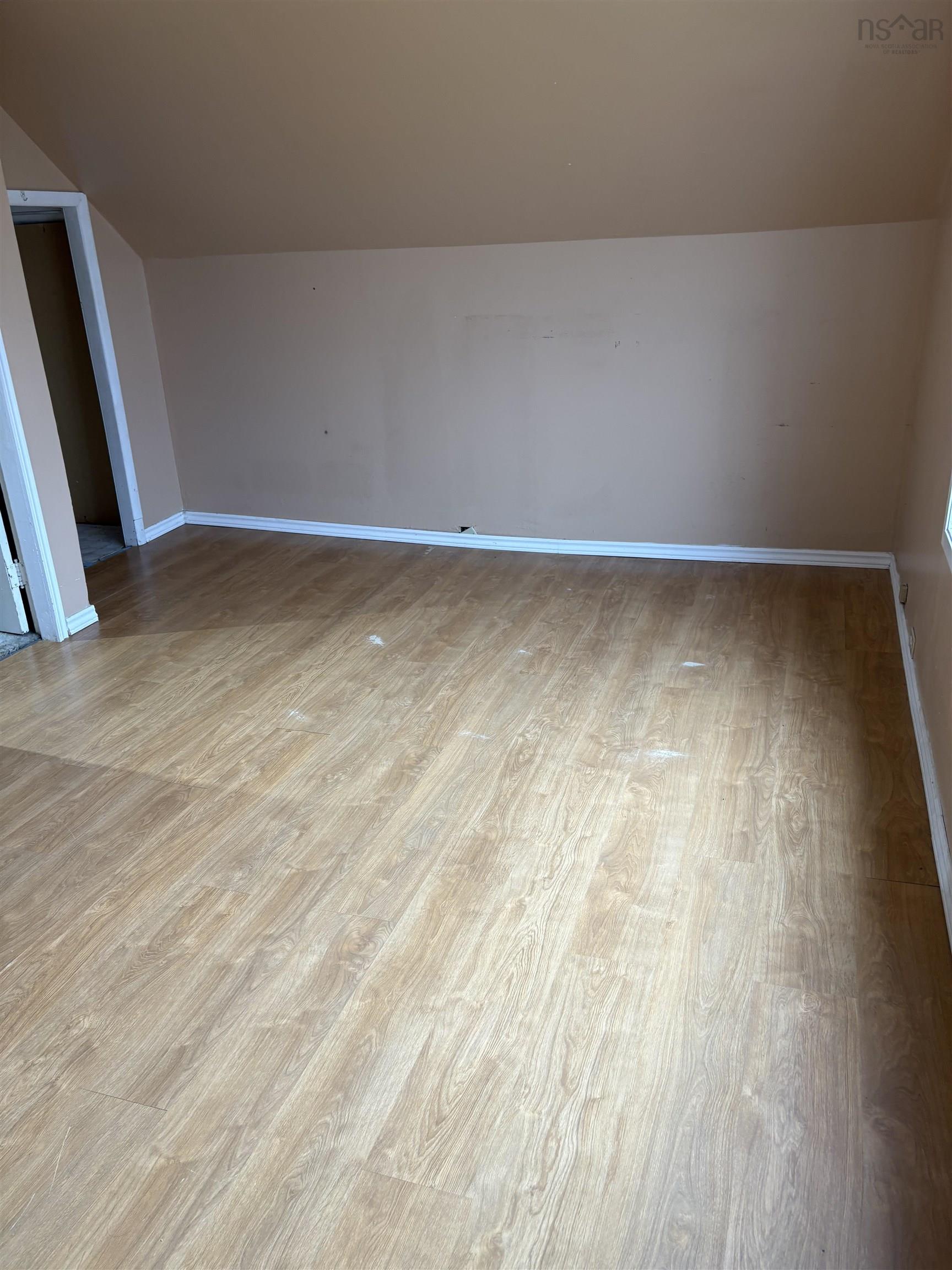 $149,900.00: 2162 New Waterford Highway, South Bar