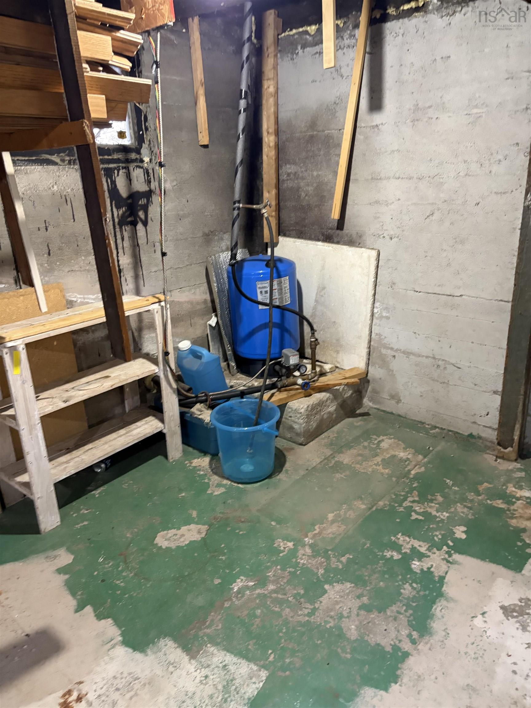 $149,900.00: 2162 New Waterford Highway, South Bar