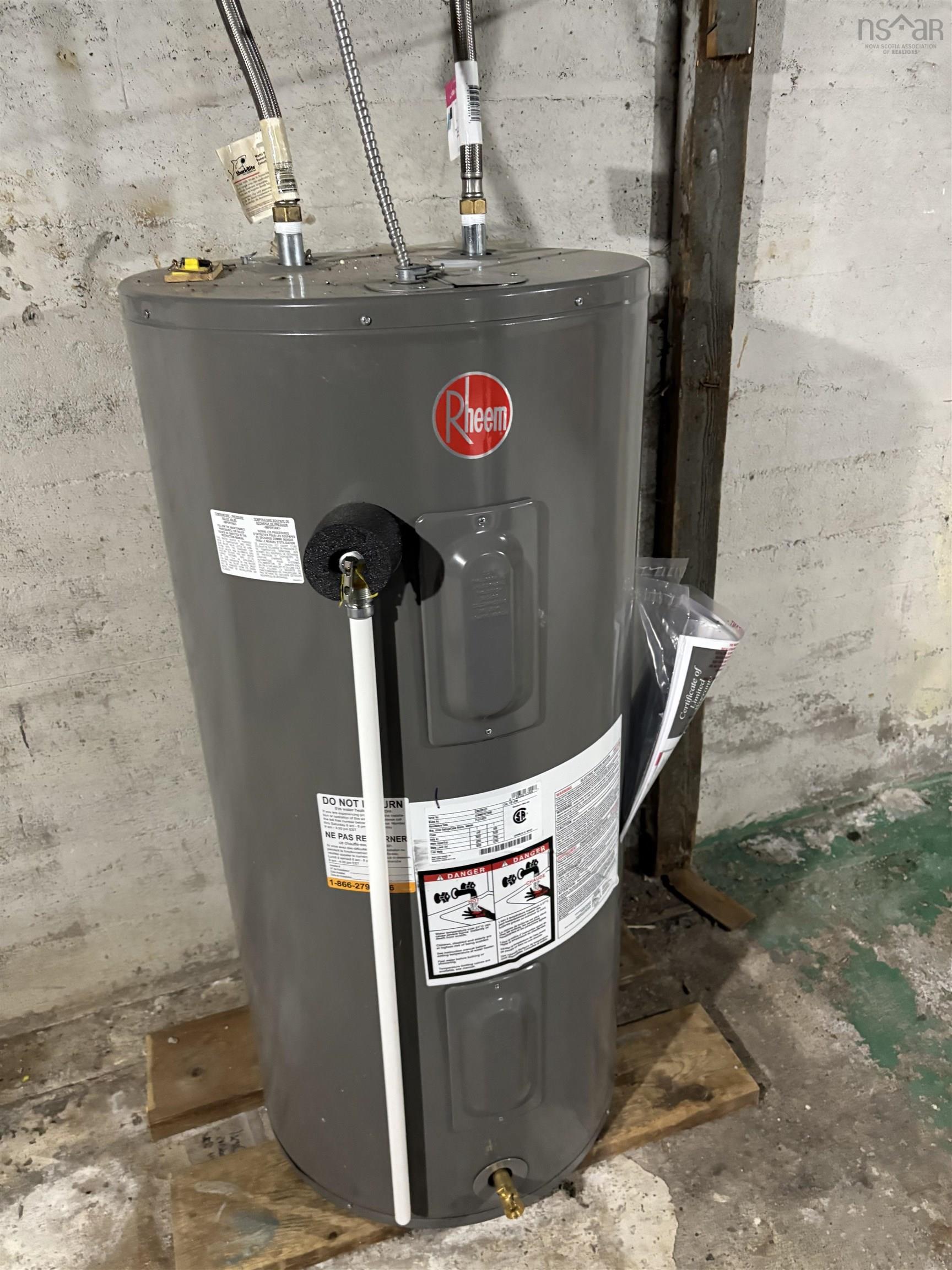 $149,900.00: 2162 New Waterford Highway, South Bar