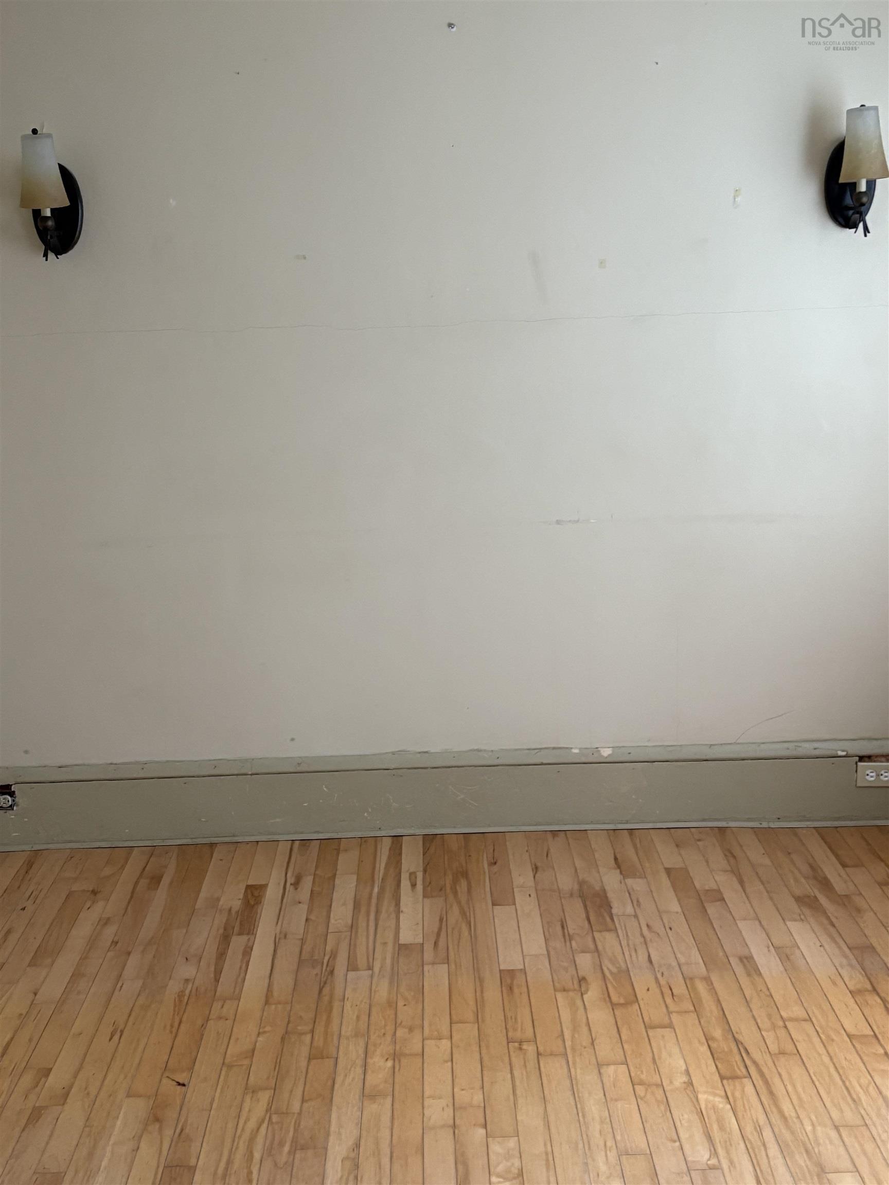 $149,900.00: 2162 New Waterford Highway, South Bar