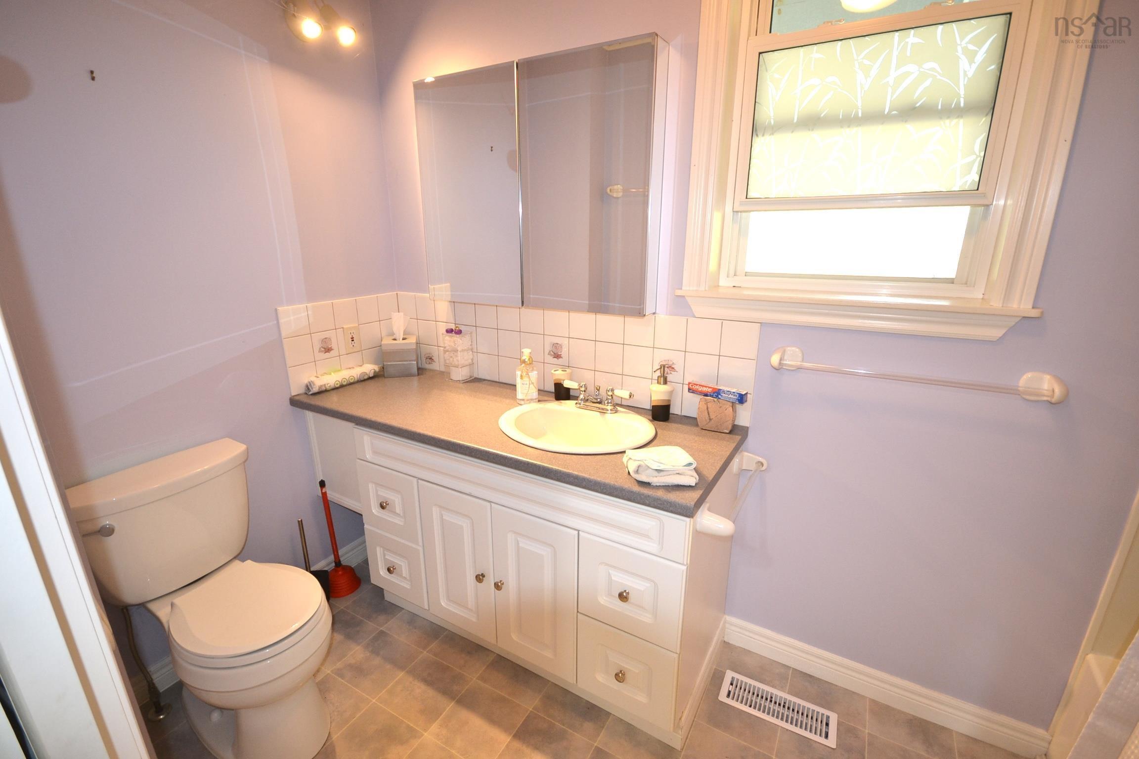 $699,000.00: 3964 332 Highway, Riverport