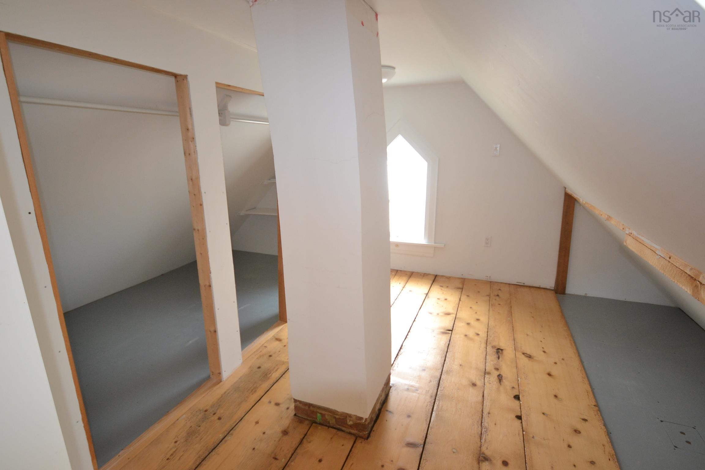 $699,000.00: 3964 332 Highway, Riverport