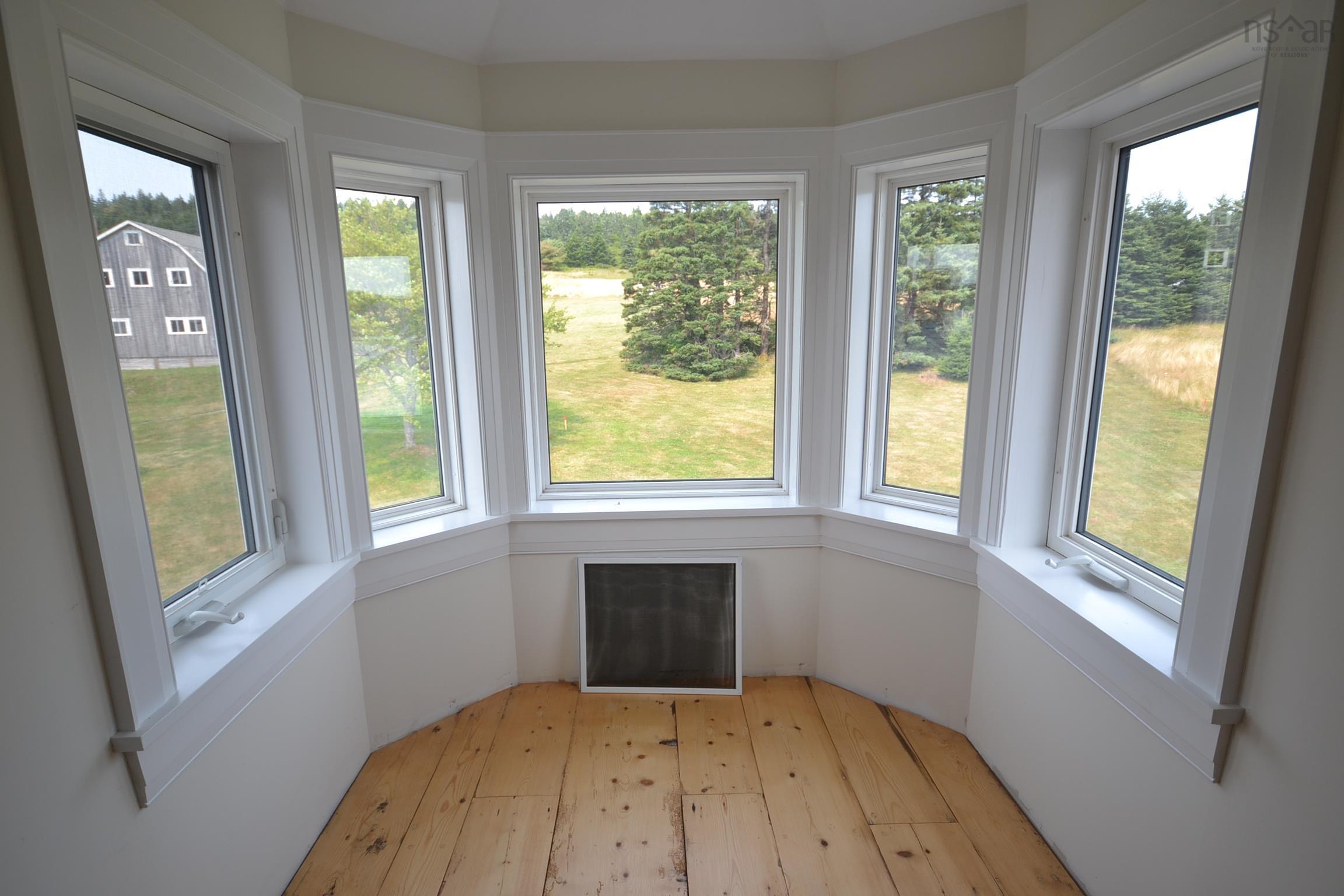 $699,000.00: 3964 332 Highway, Riverport