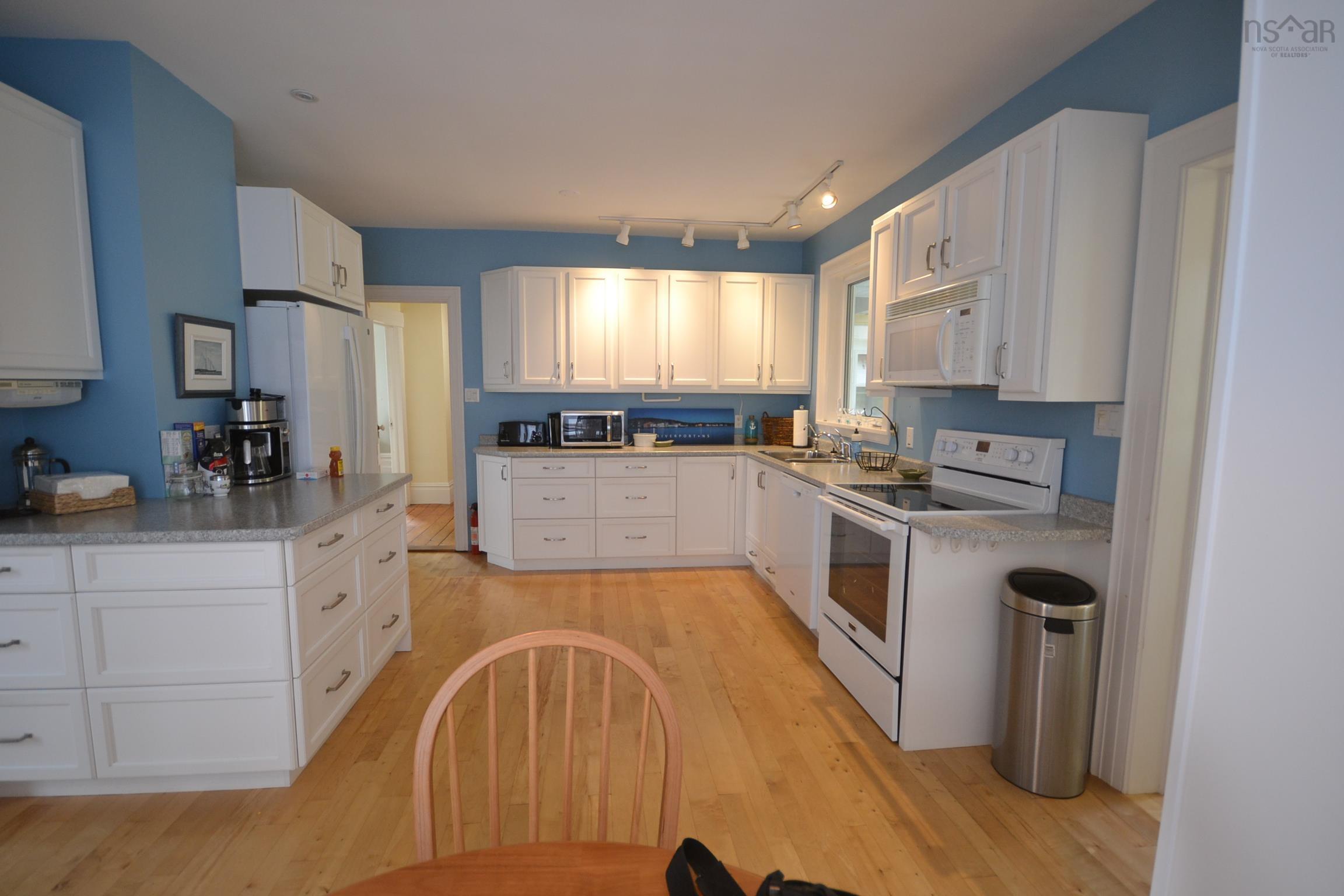 $699,000.00: 3964 332 Highway, Riverport