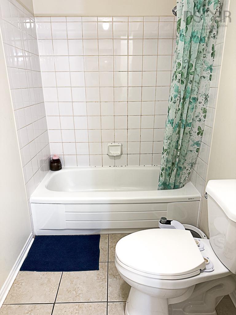 $369,900.00: 410 87 Kearney Lake Road, Halifax