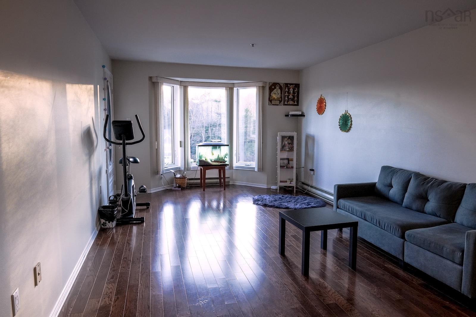 $369,900.00: 410 87 Kearney Lake Road, Halifax