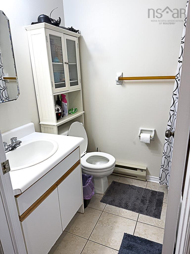 $369,900.00: 410 87 Kearney Lake Road, Halifax