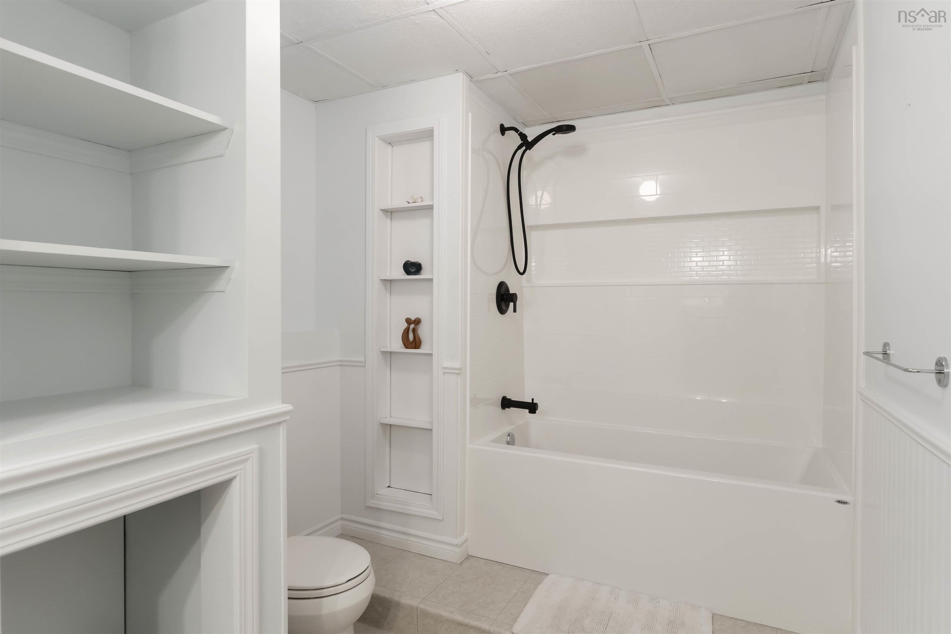 $617,000.00: 1064 High Street, Port Williams