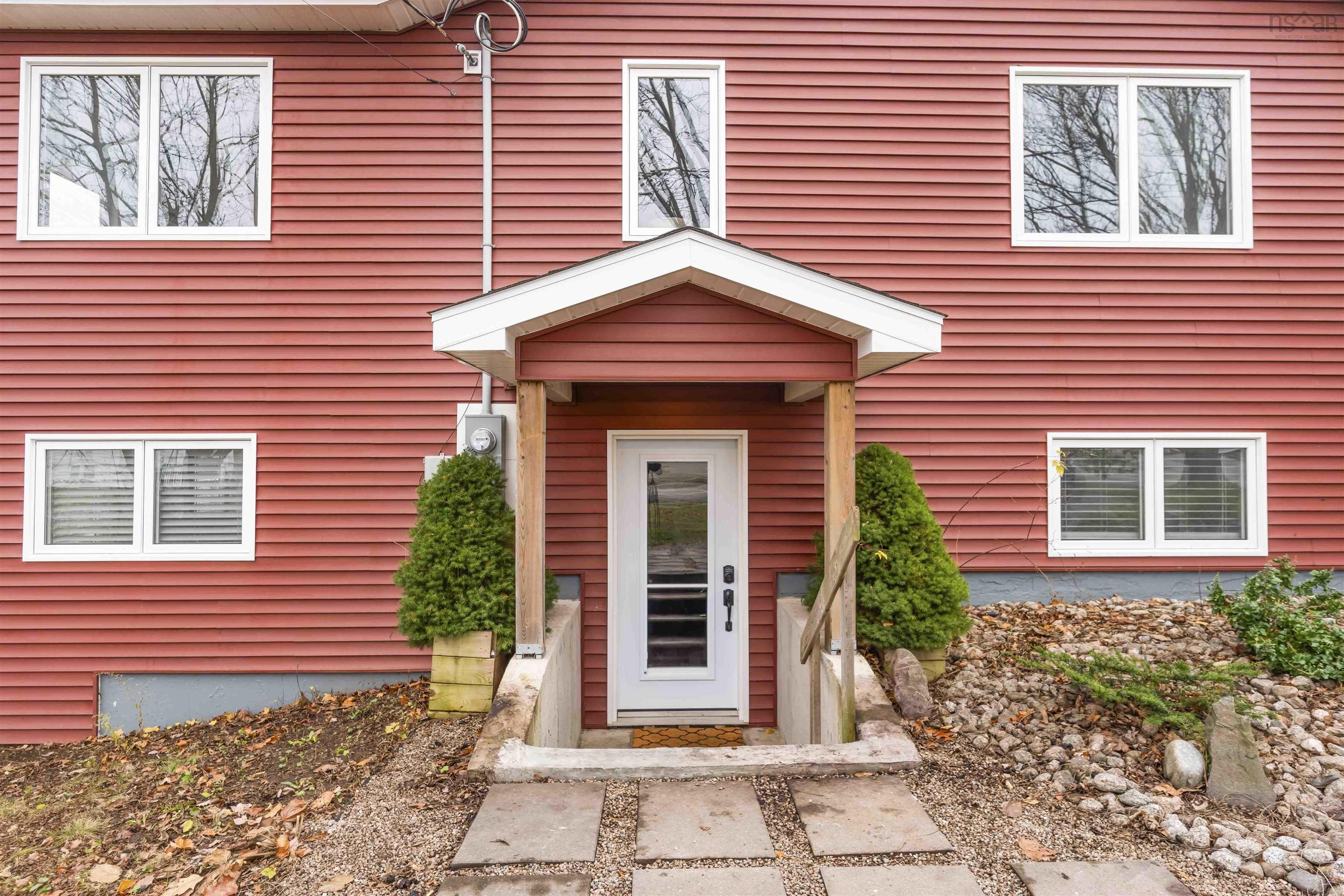 $617,000.00: 1064 High Street, Port Williams