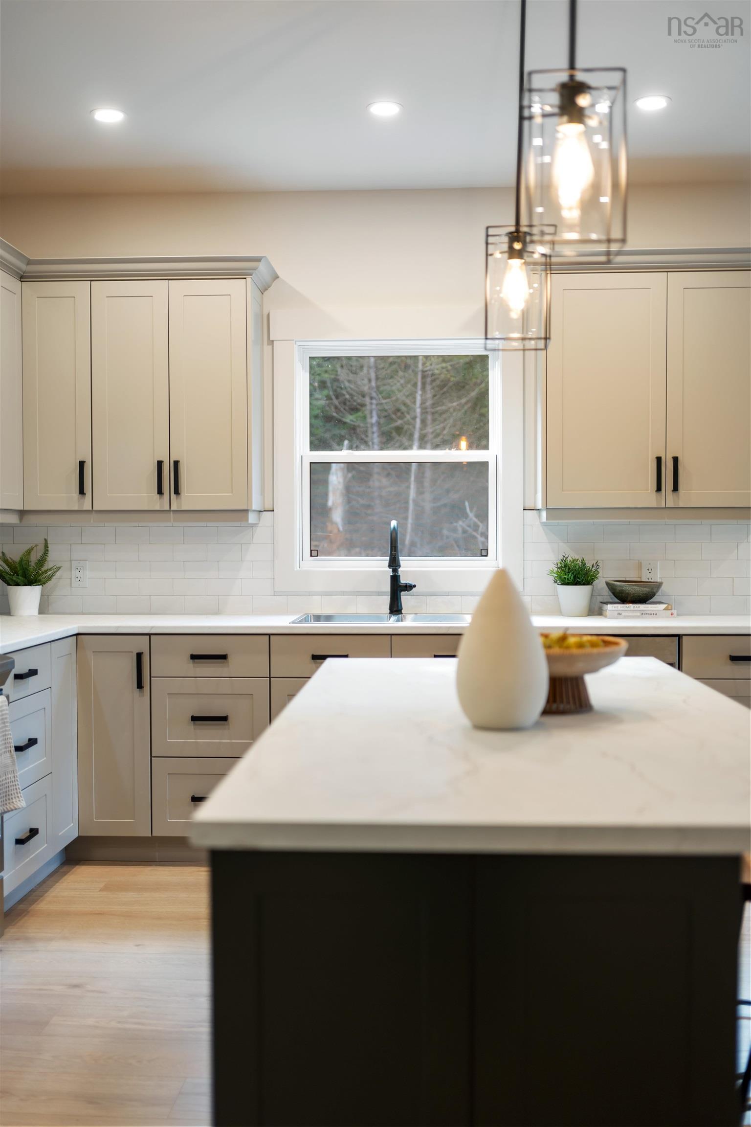 $595,900.00: 680 Kennedy Ridge, Hilden