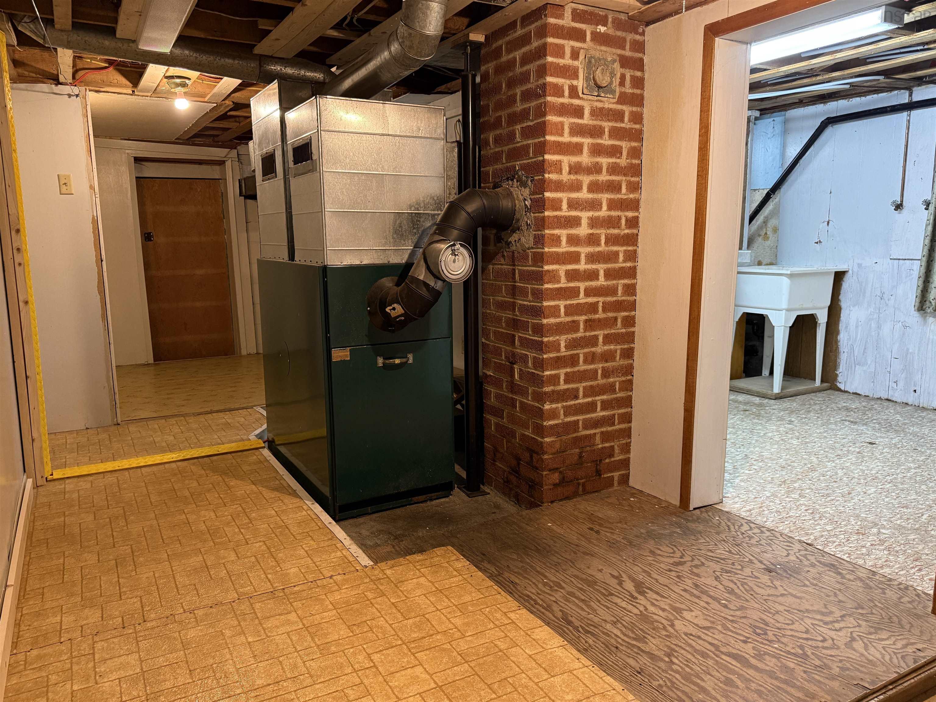 $234,500.00: 6118 Hwy 4, Linacy