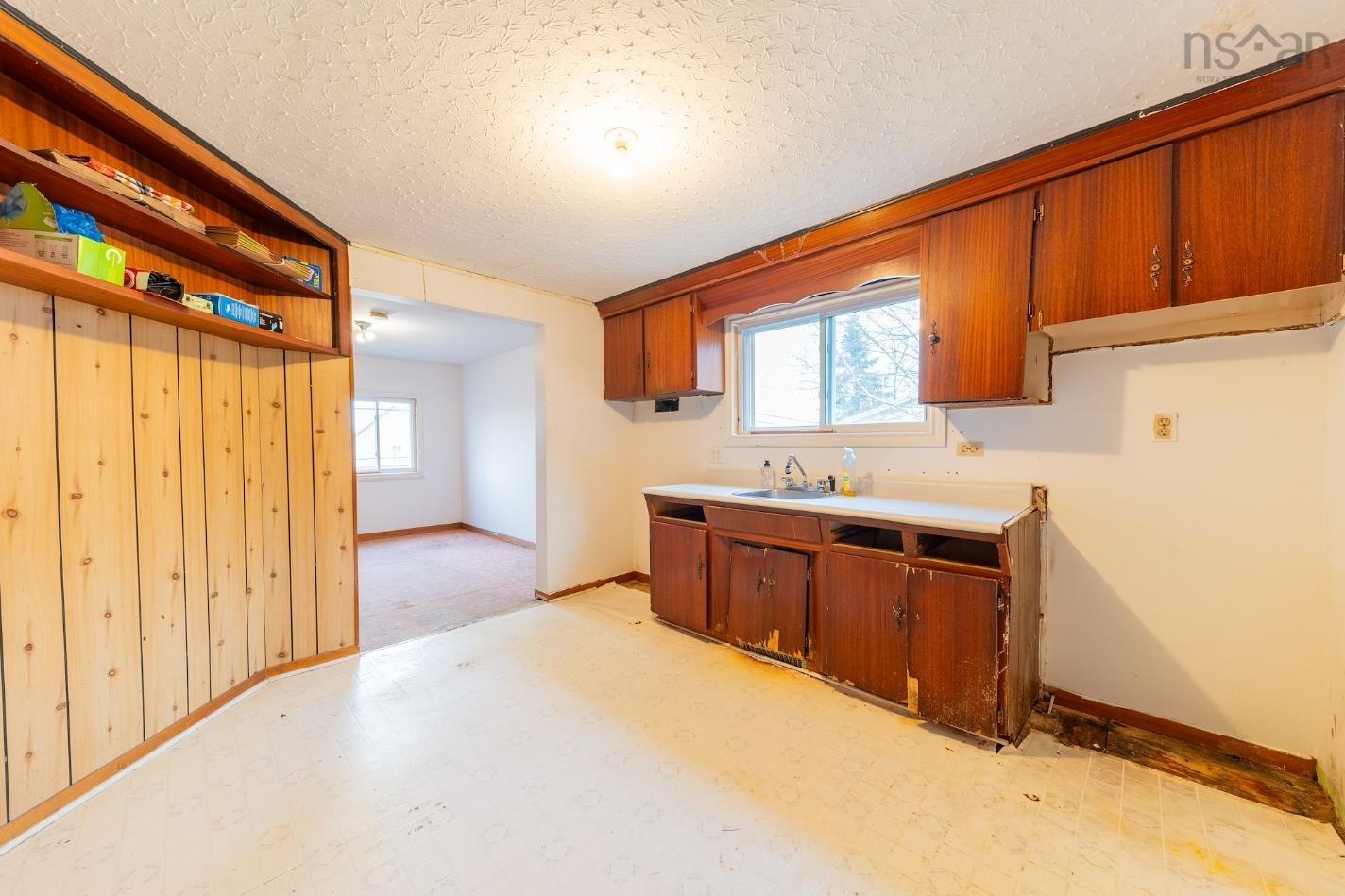 $329,000.00: 710 St Margarets Bay Road, Halifax