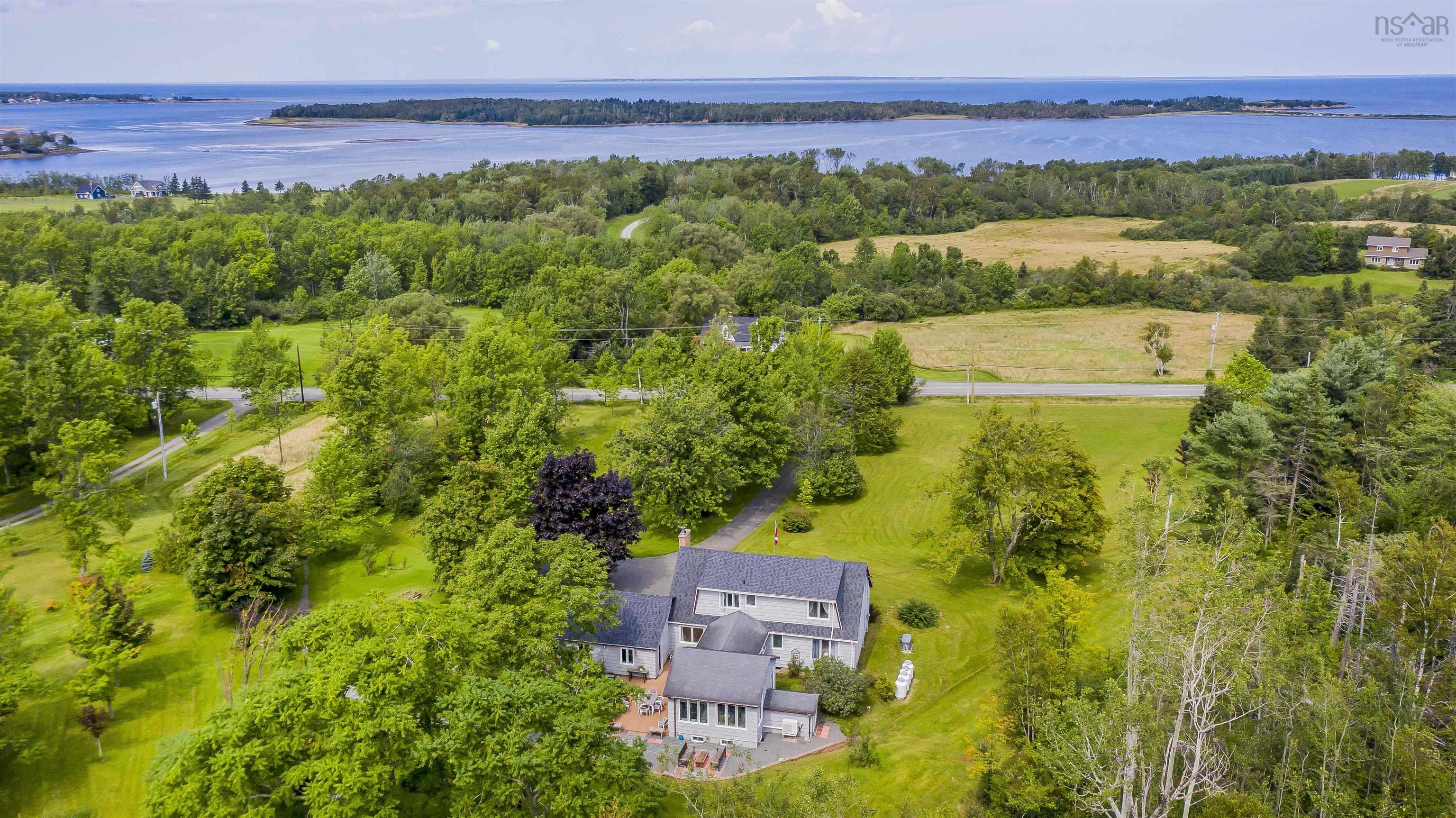 $600,000.00: 5632 Little Harbour Road, Little Harbour