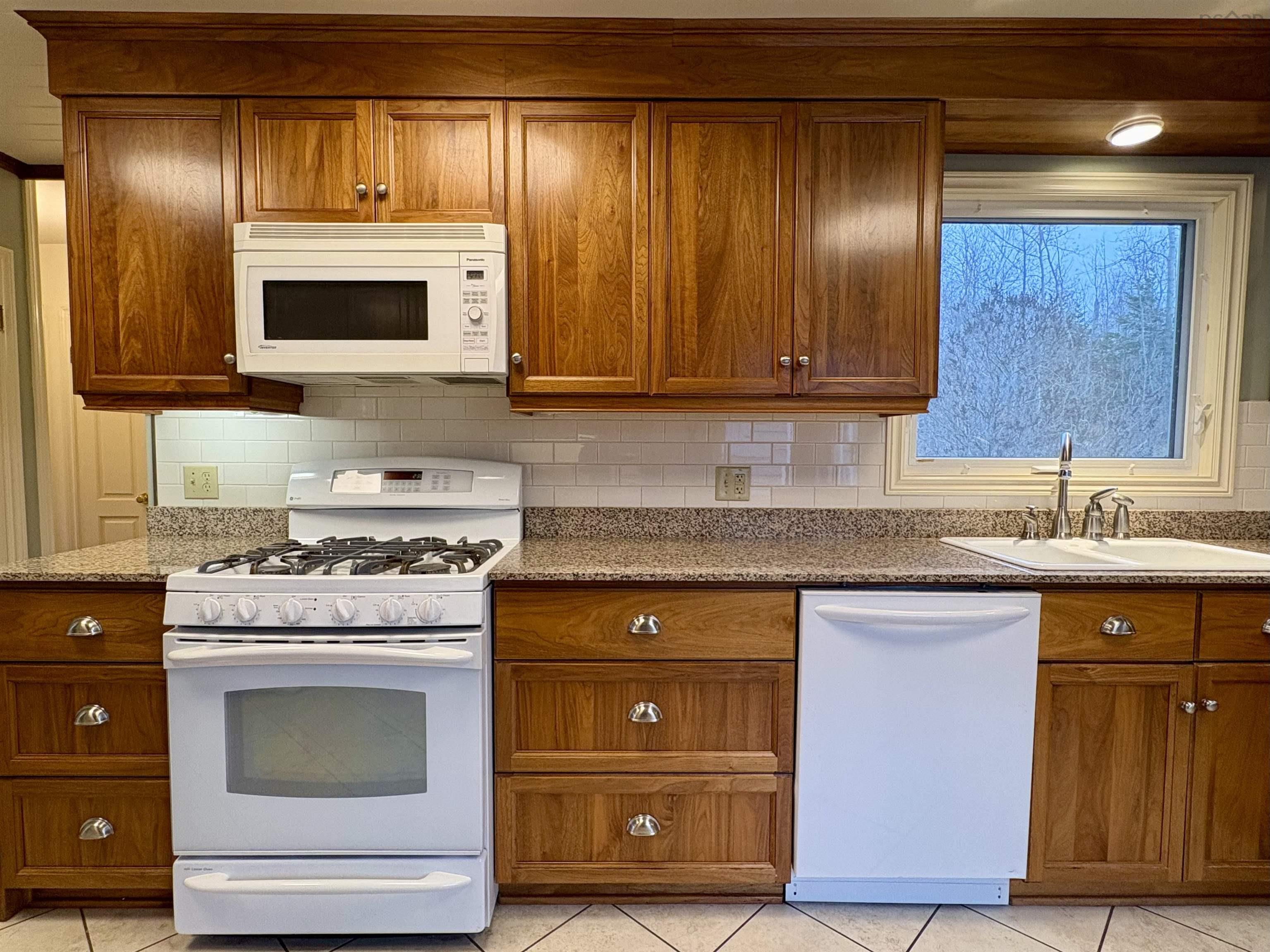 $600,000.00: 5632 Little Harbour Road, Little Harbour