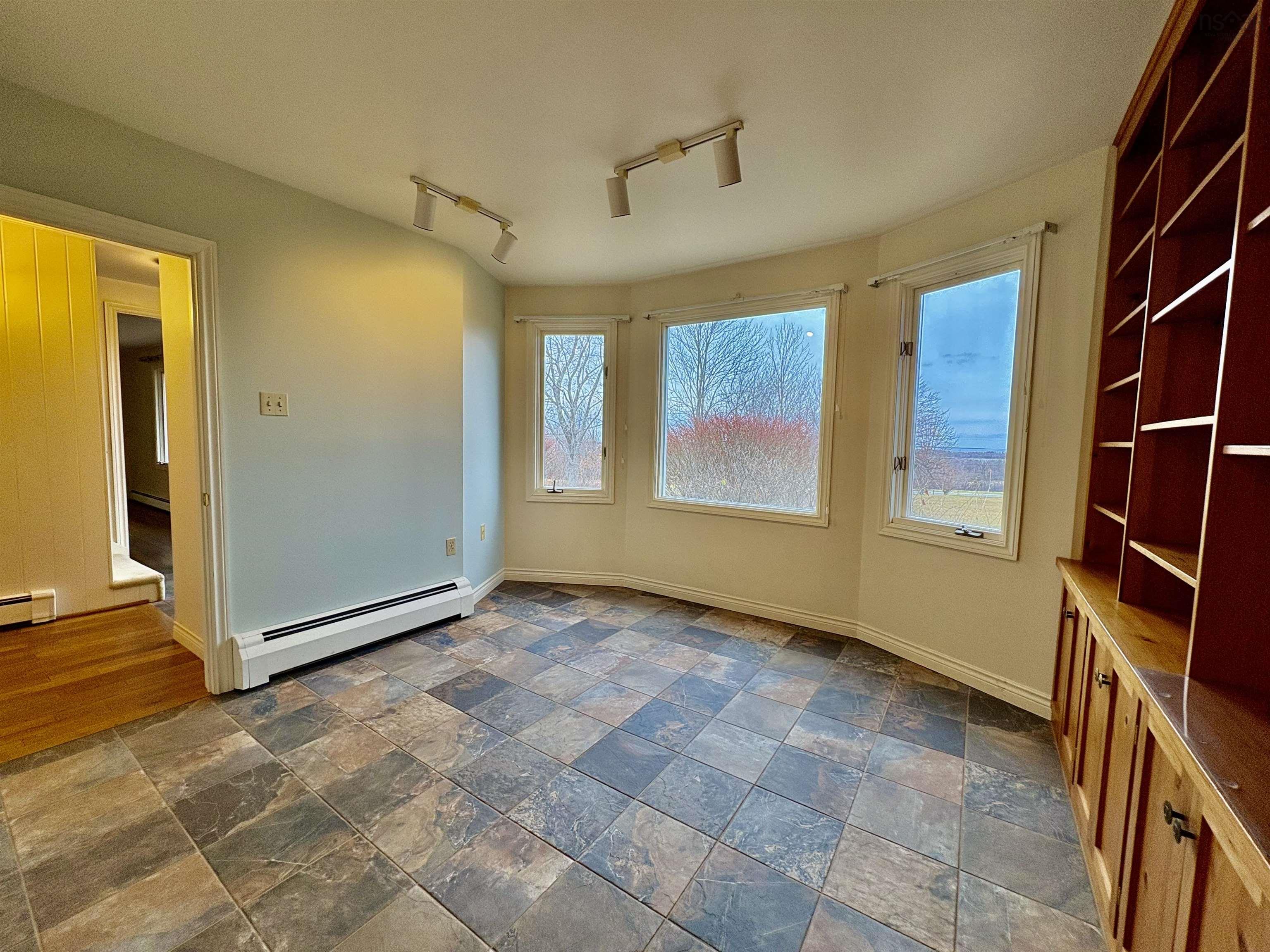 $600,000.00: 5632 Little Harbour Road, Little Harbour