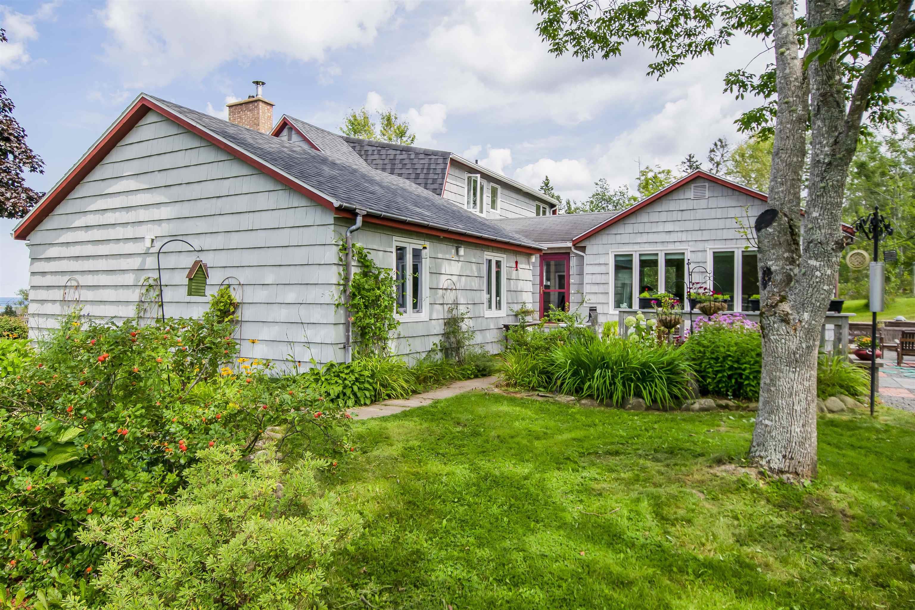 $600,000.00: 5632 Little Harbour Road, Little Harbour