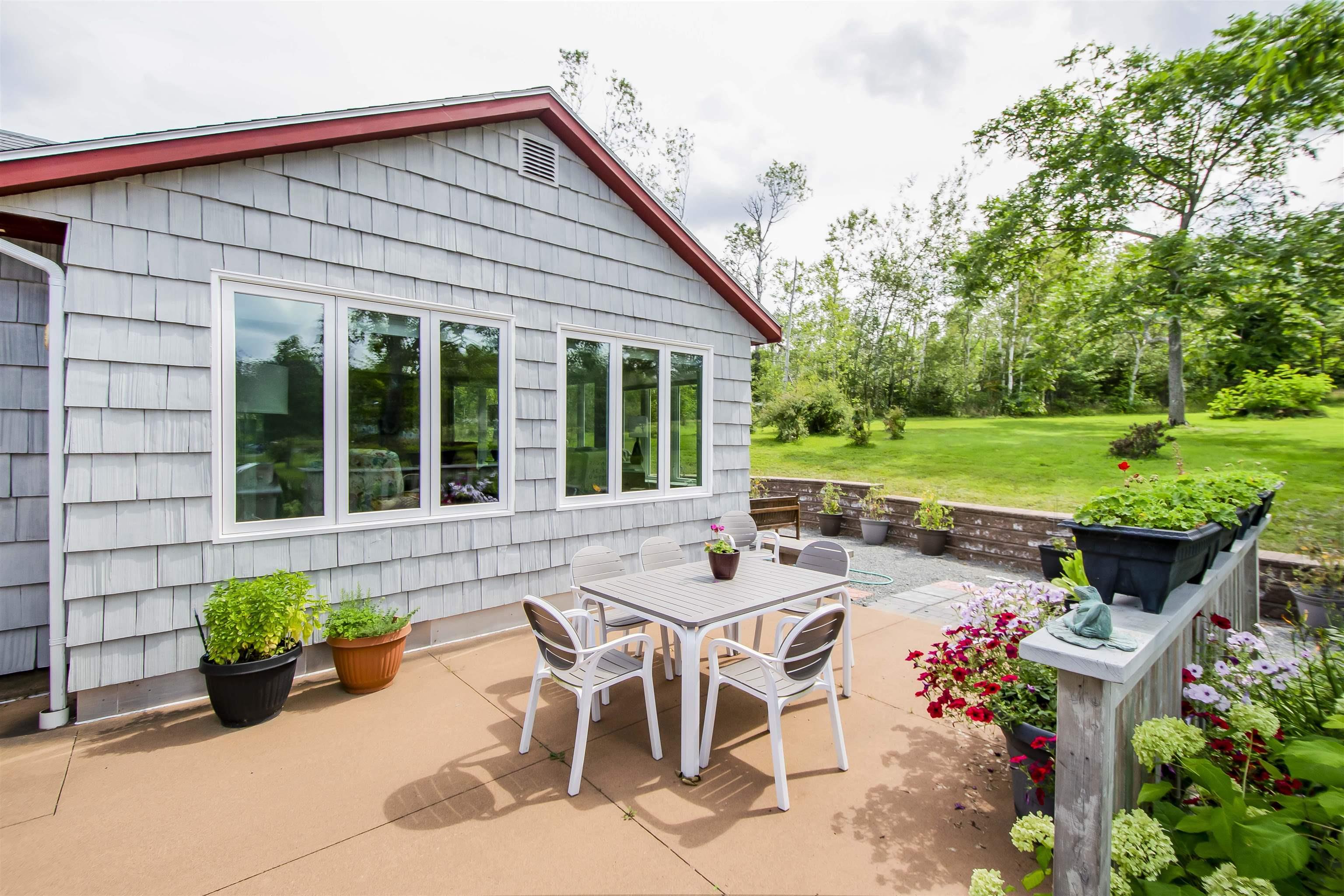 $600,000.00: 5632 Little Harbour Road, Little Harbour