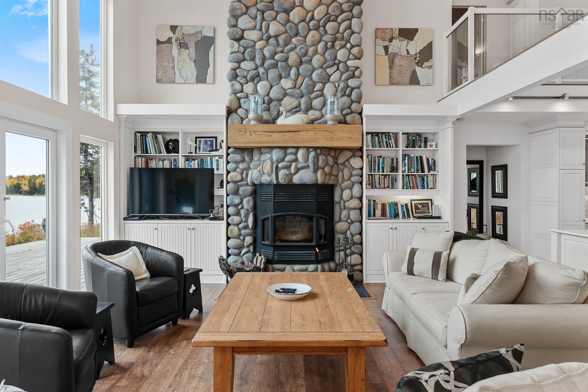 $825,000.00: 1114 Mackenzie Point Road, West Bay Marshes