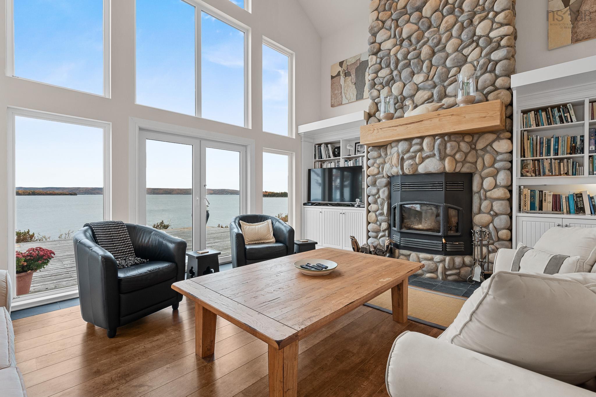 $825,000.00: 1114 Mackenzie Point Road, West Bay Marshes