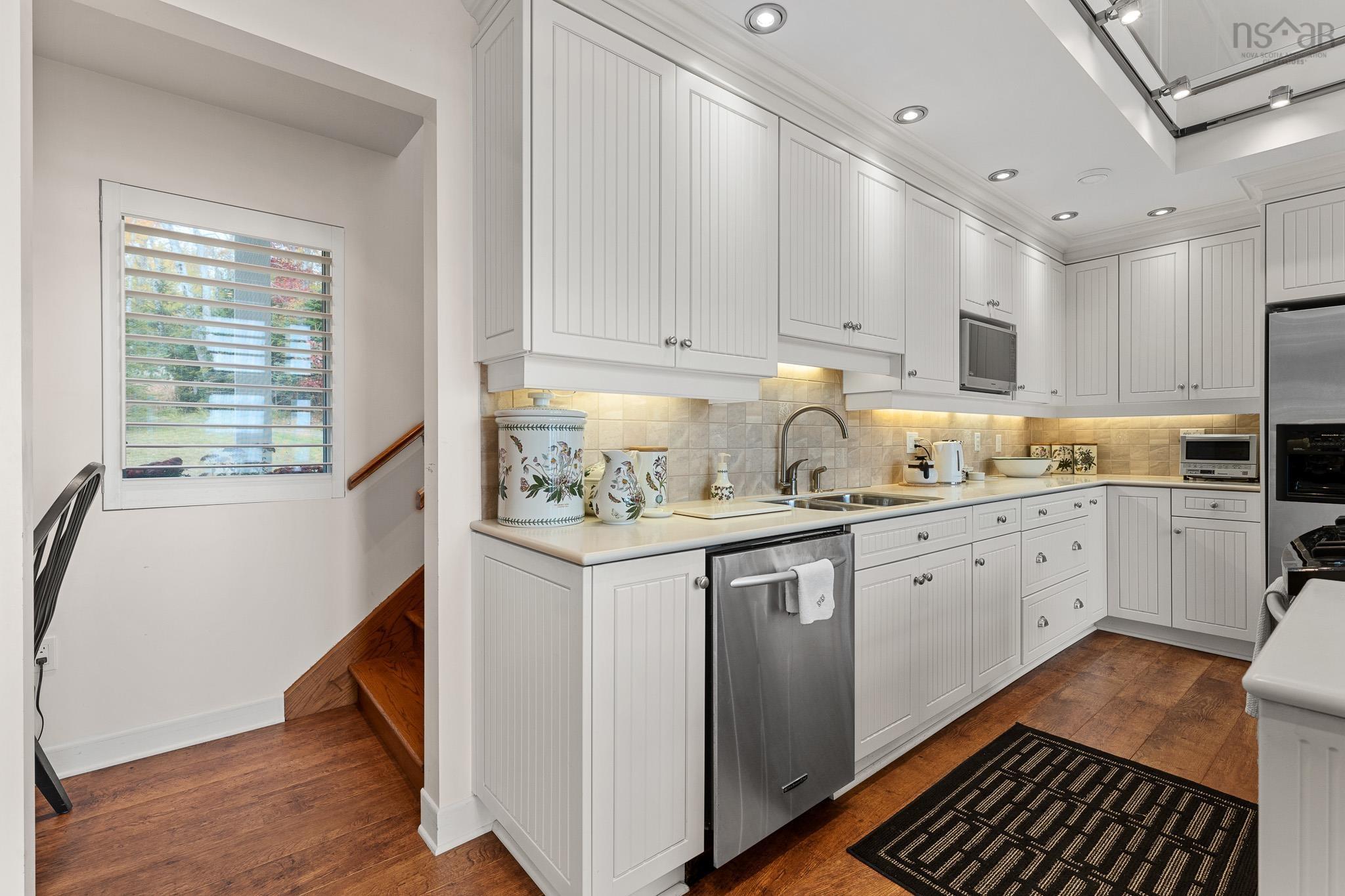 $825,000.00: 1114 Mackenzie Point Road, West Bay Marshes