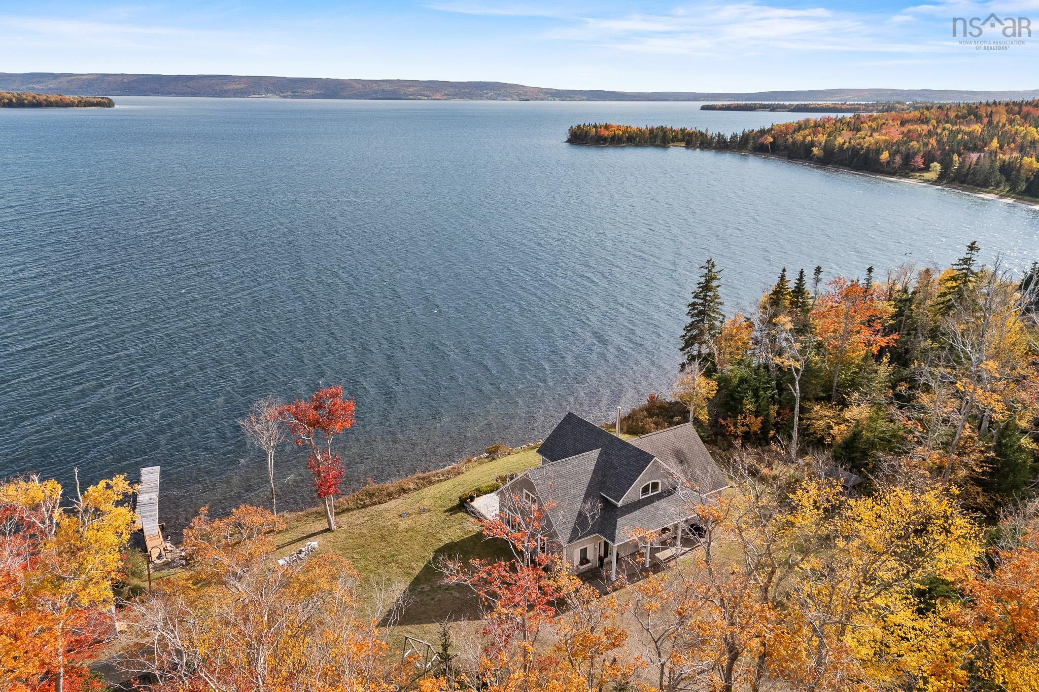 $825,000.00: 1114 Mackenzie Point Road, West Bay Marshes