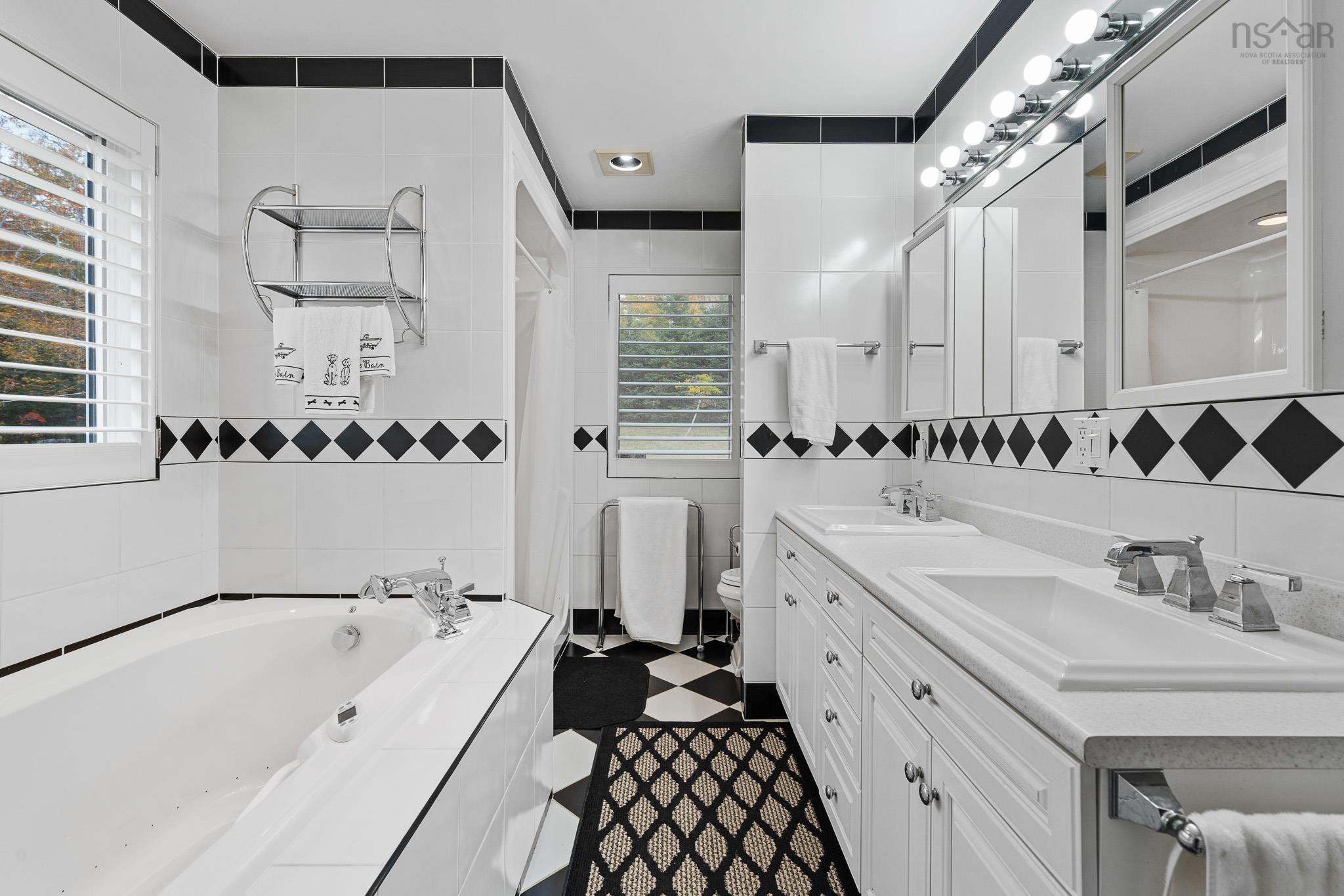 $825,000.00: 1114 Mackenzie Point Road, West Bay Marshes