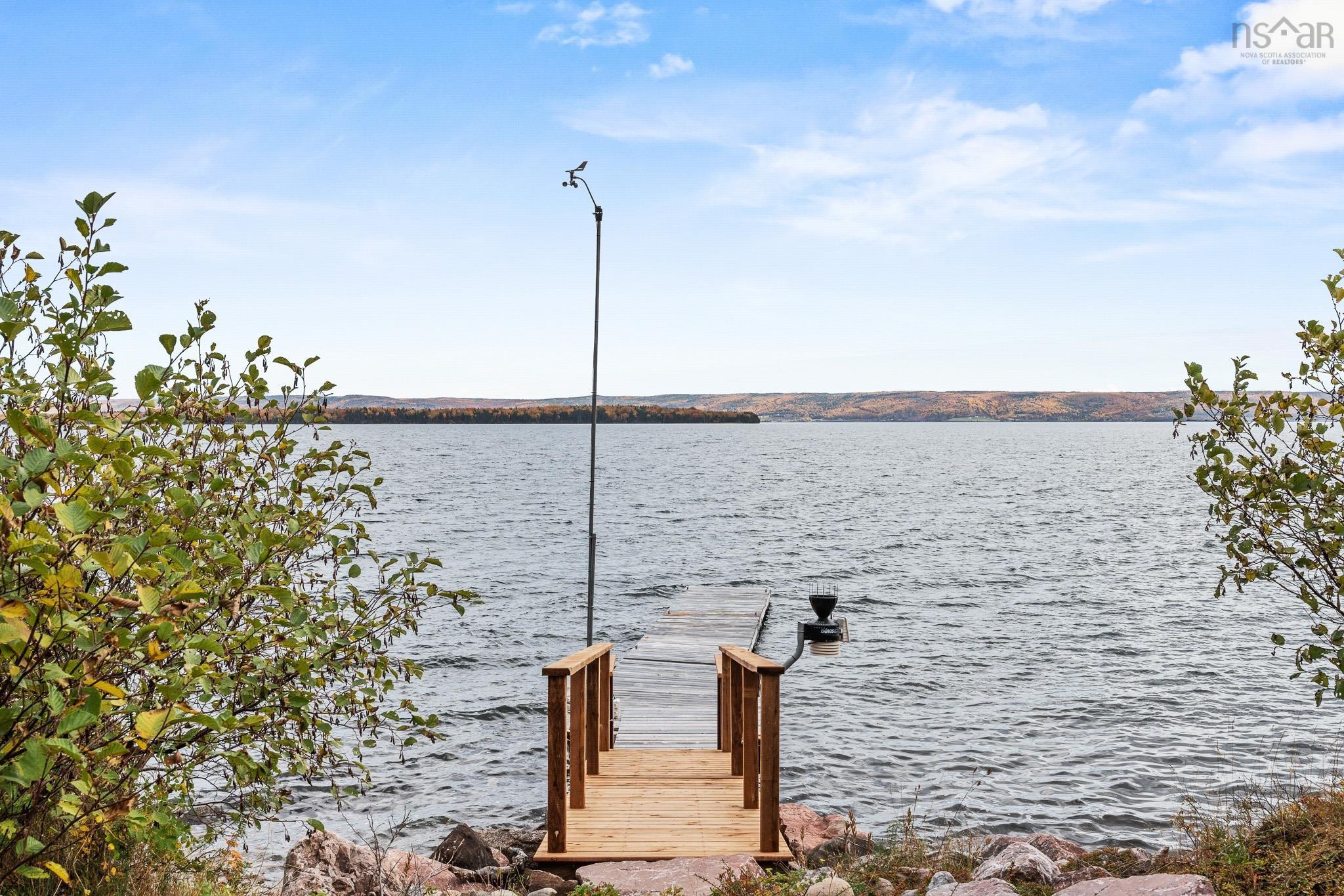 $825,000.00: 1114 Mackenzie Point Road, West Bay Marshes