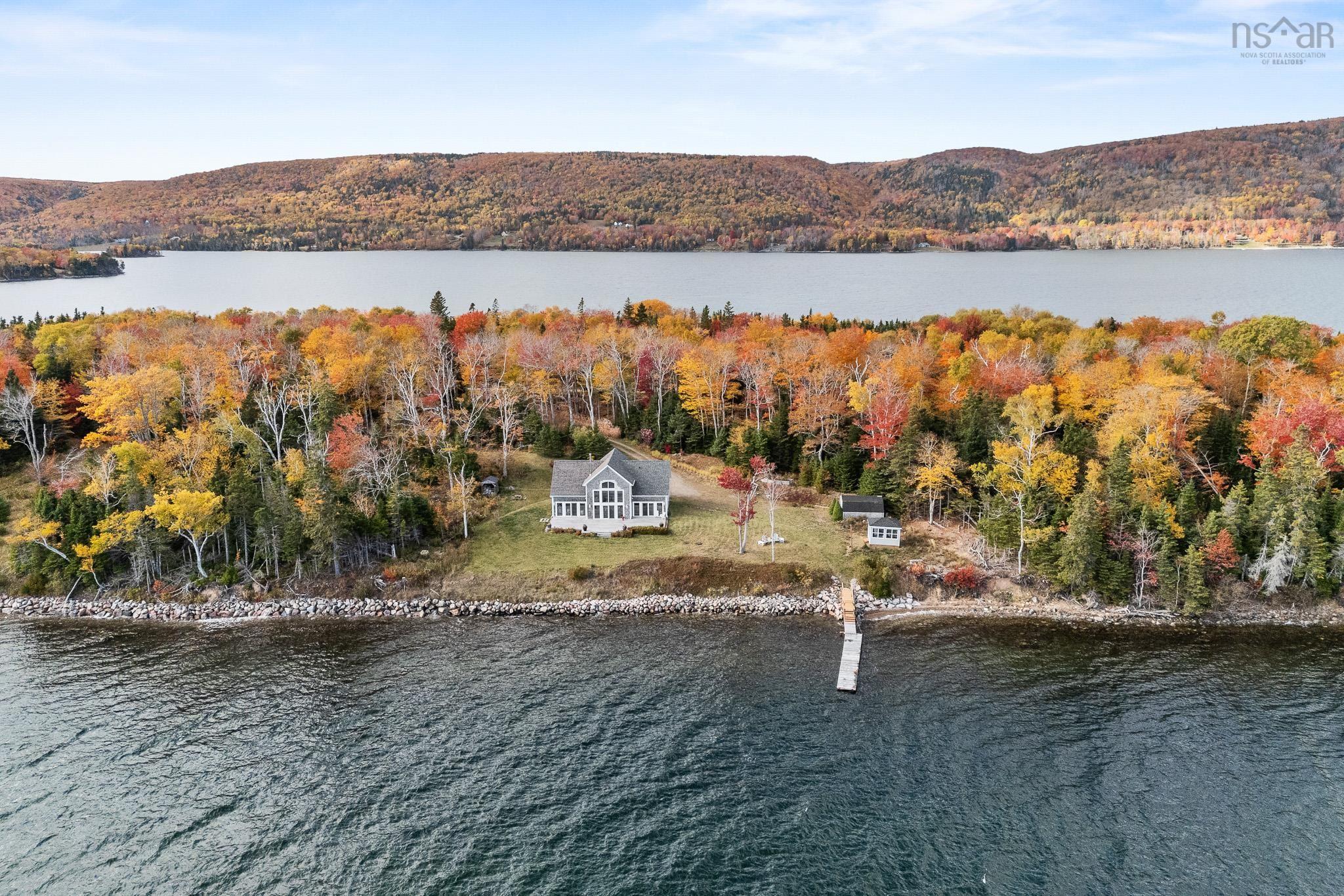 $825,000.00: 1114 Mackenzie Point Road, West Bay Marshes