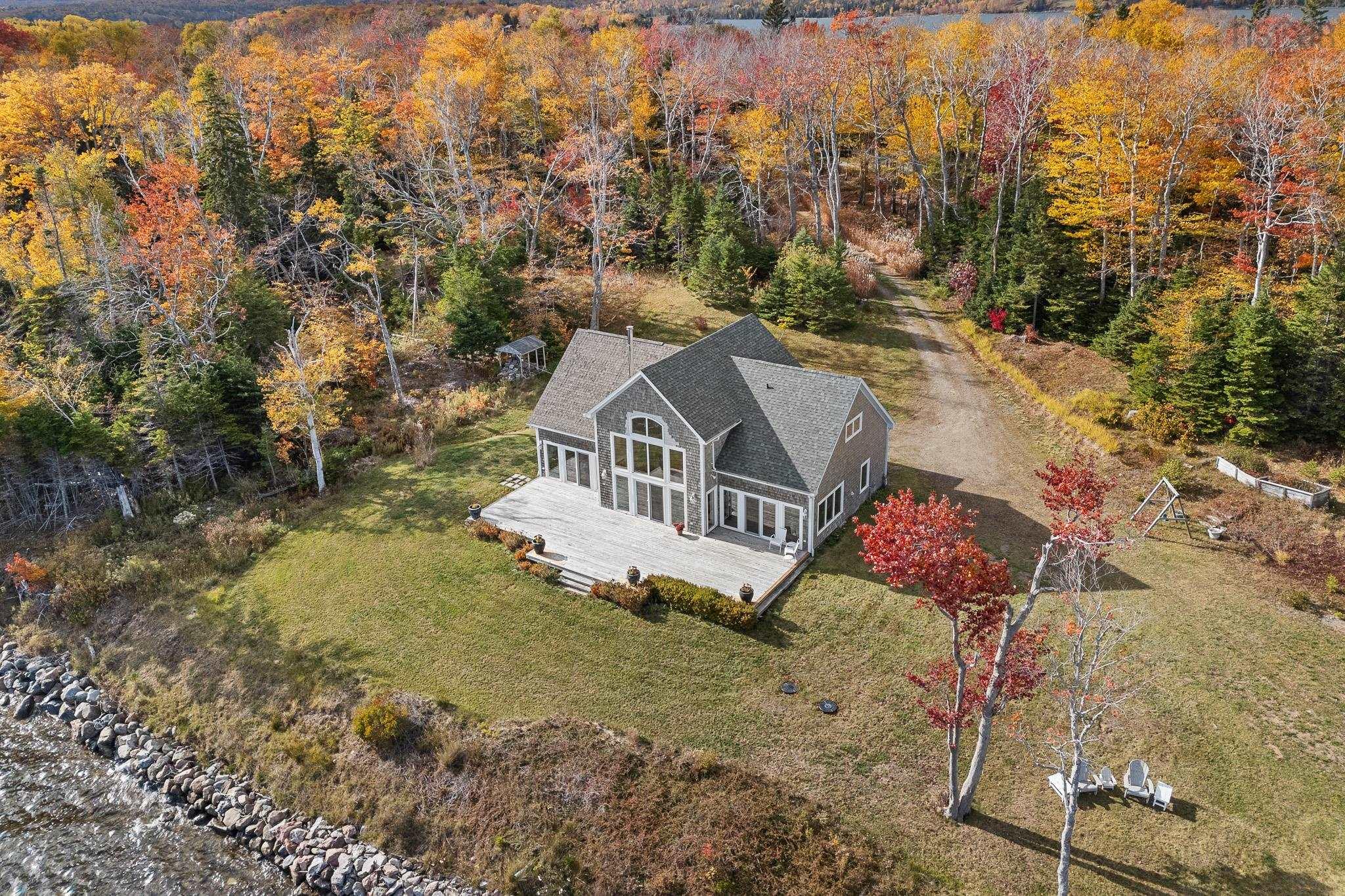 $825,000.00: 1114 Mackenzie Point Road, West Bay Marshes