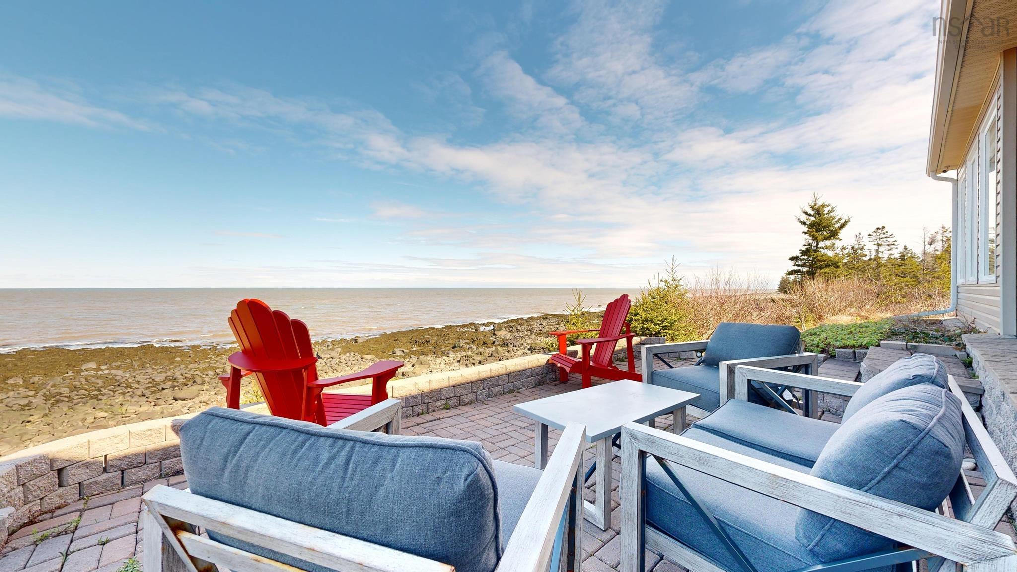 $595,000.00: 59 Sunset Avenue, Phinneys Cove