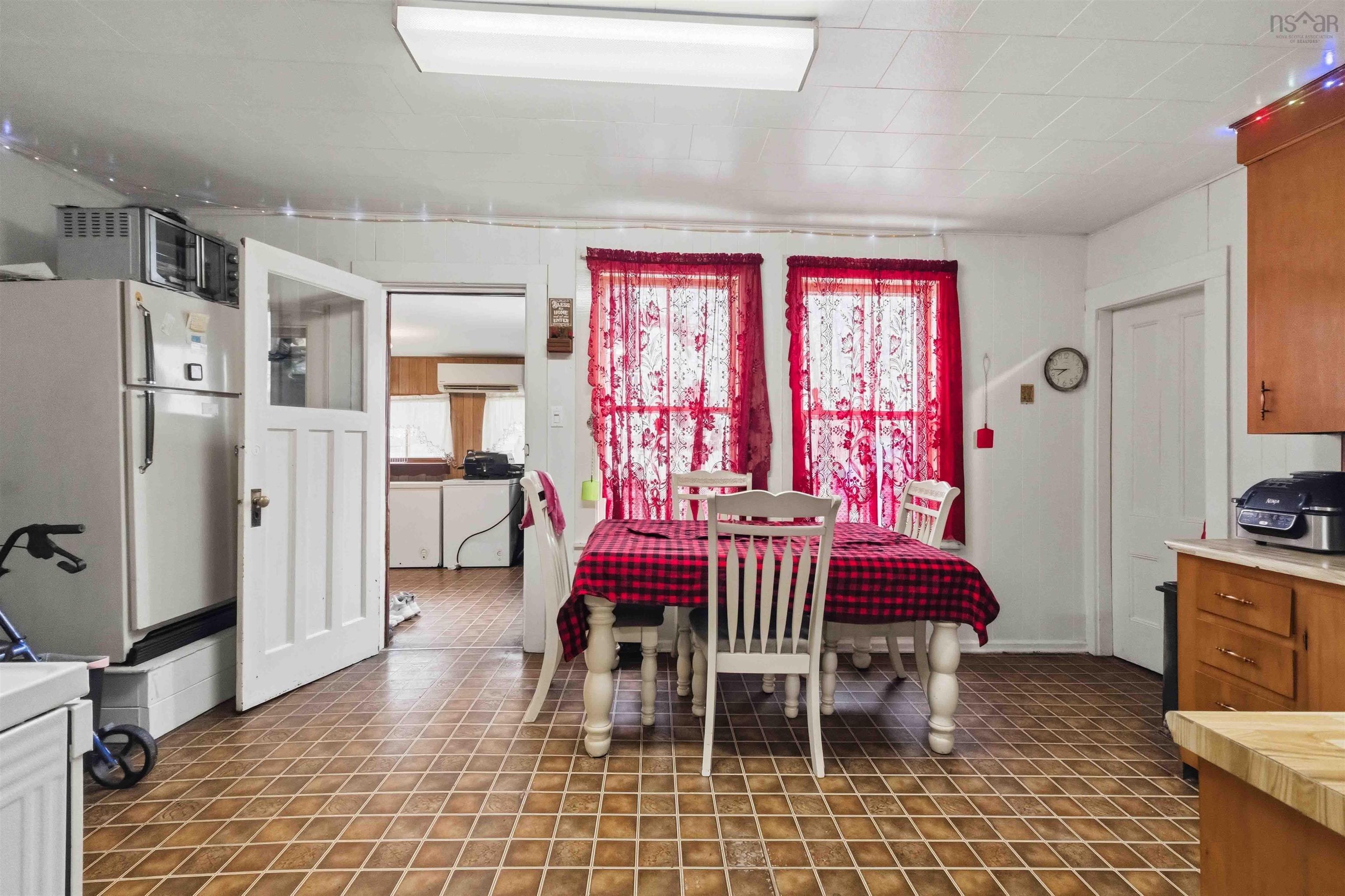 $265,000.00: 9773 Highway 8, Caledonia