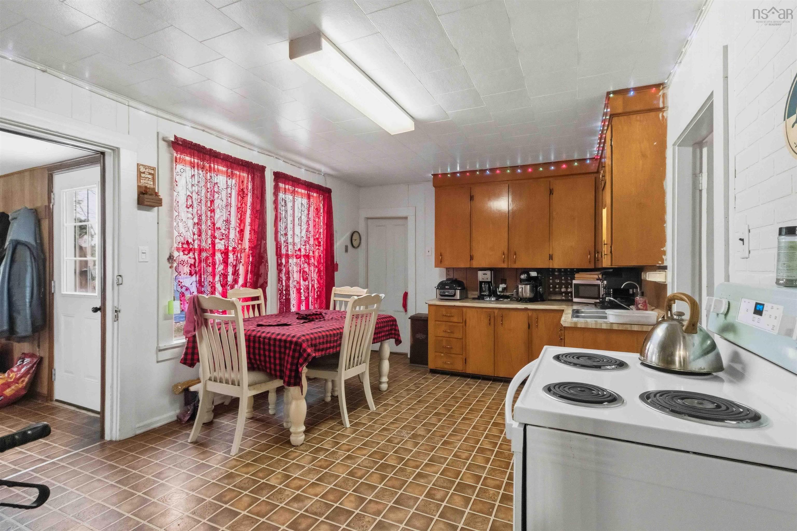 $265,000.00: 9773 Highway 8, Caledonia