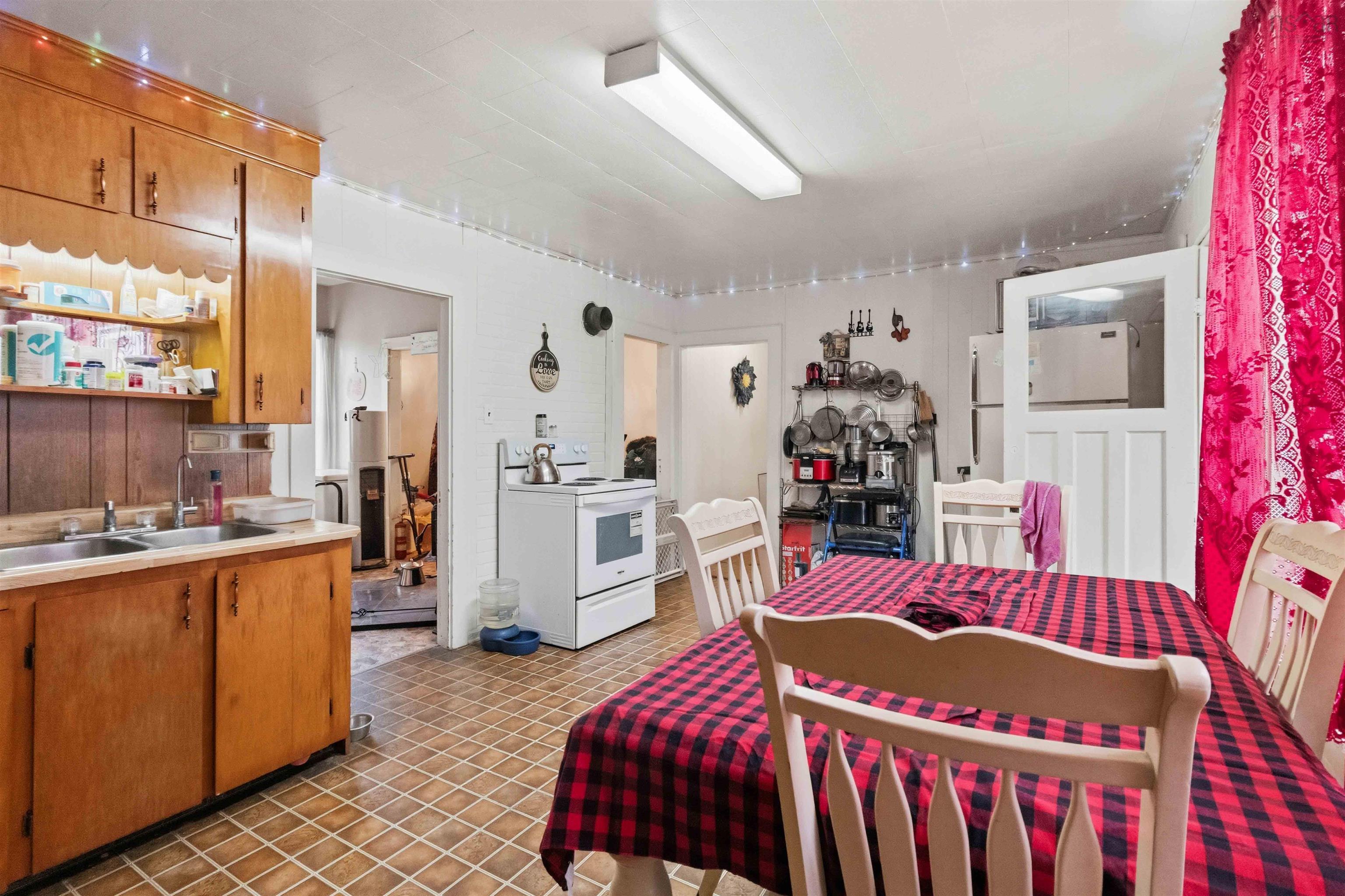 $265,000.00: 9773 Highway 8, Caledonia