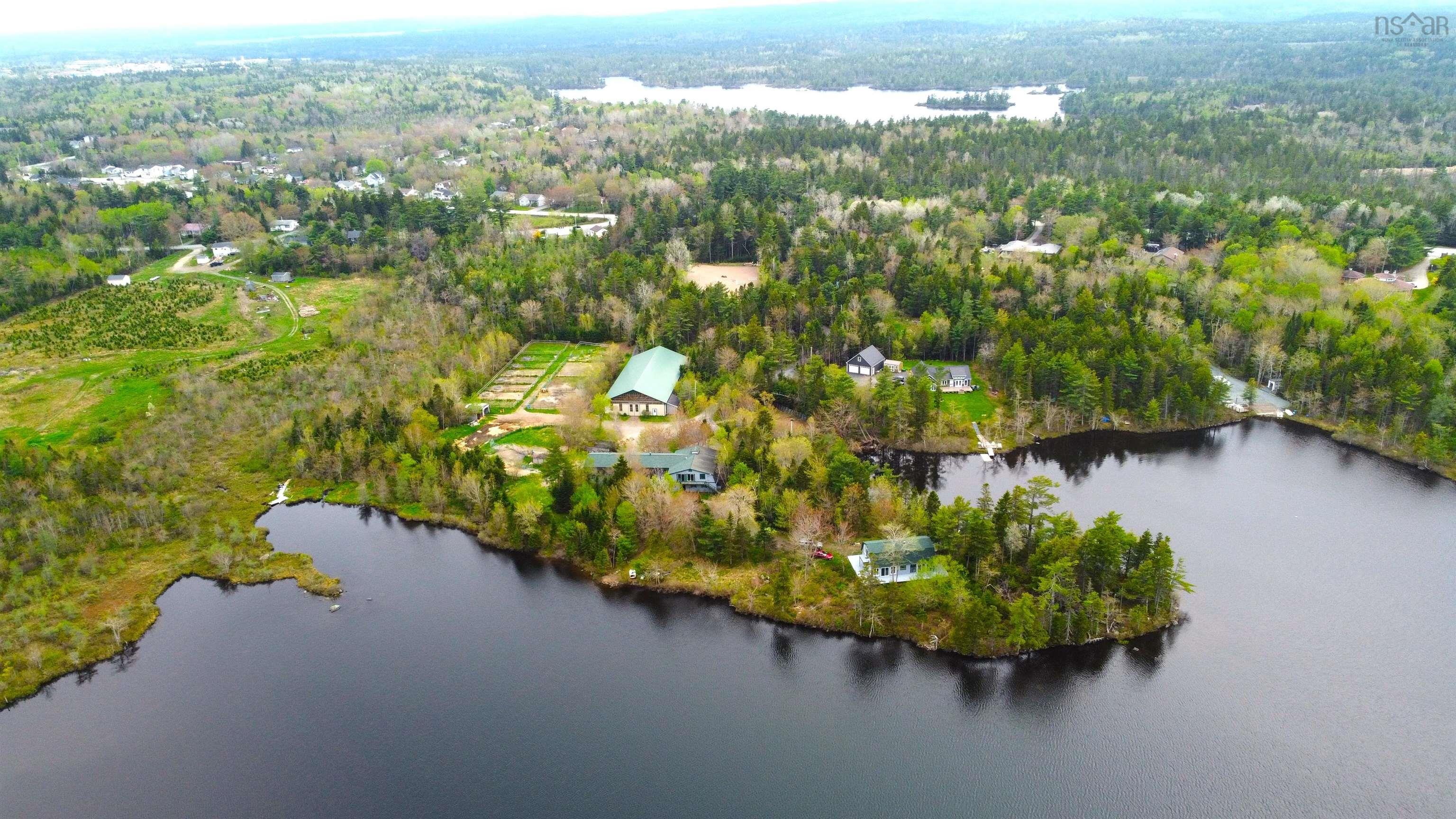 $1,250,000.00: 401 Highway 1, Mount Uniacke