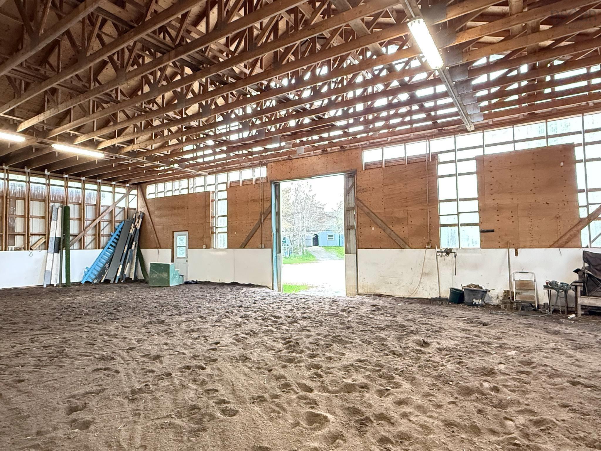 $1,250,000.00: 401 Highway 1, Mount Uniacke