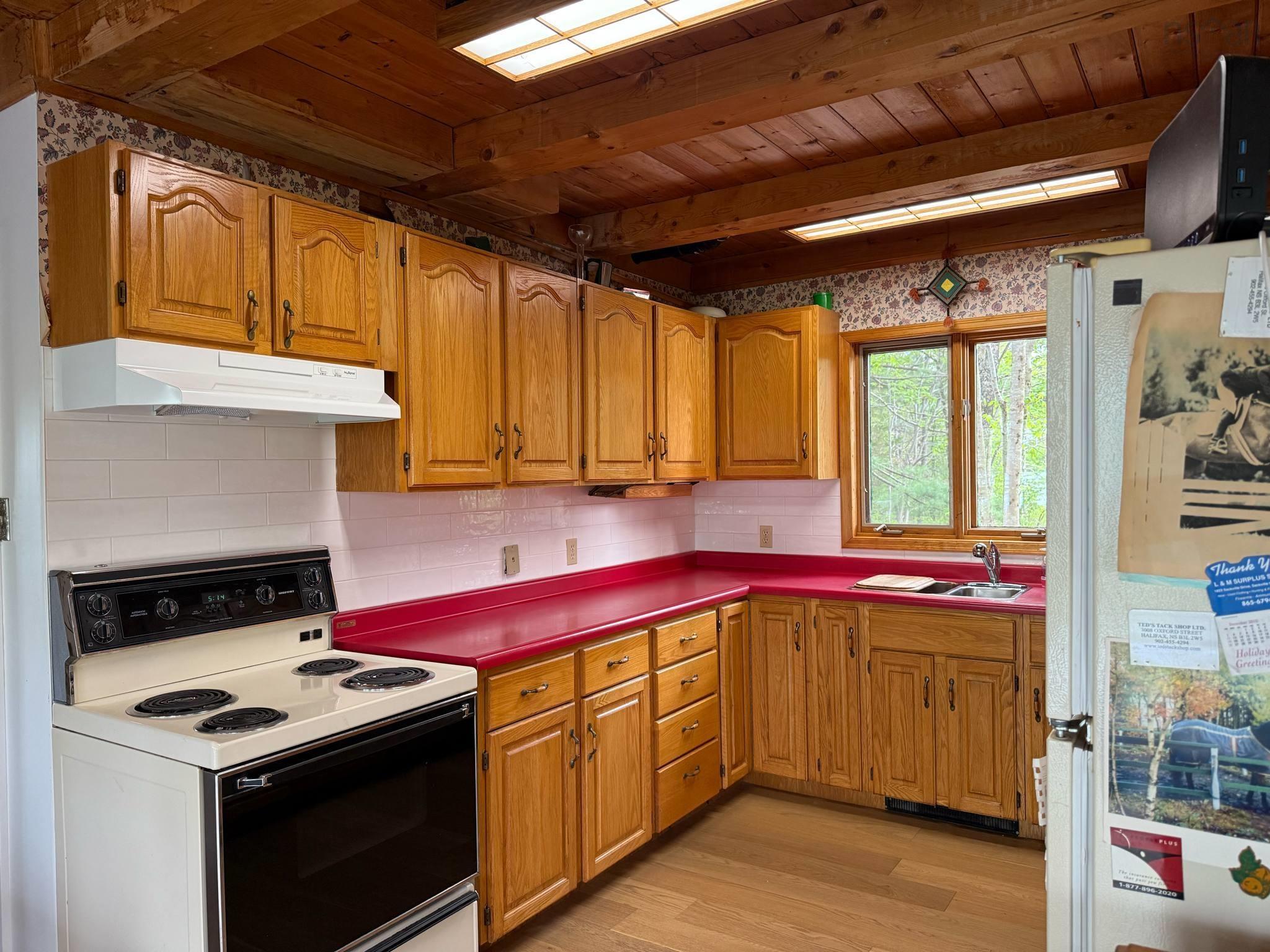 $1,250,000.00: 401 Highway 1, Mount Uniacke