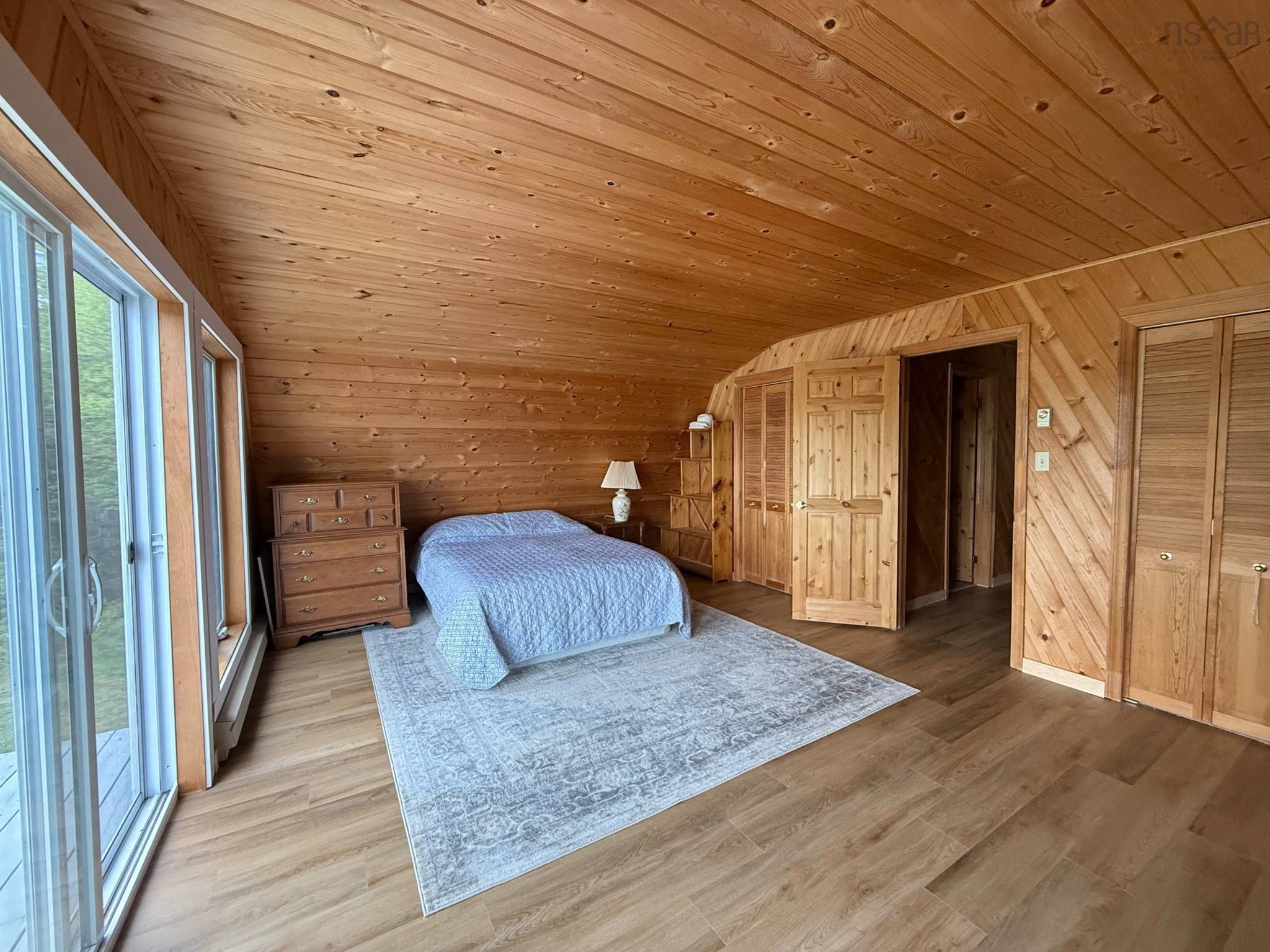 $1,250,000.00: 401 Highway 1, Mount Uniacke