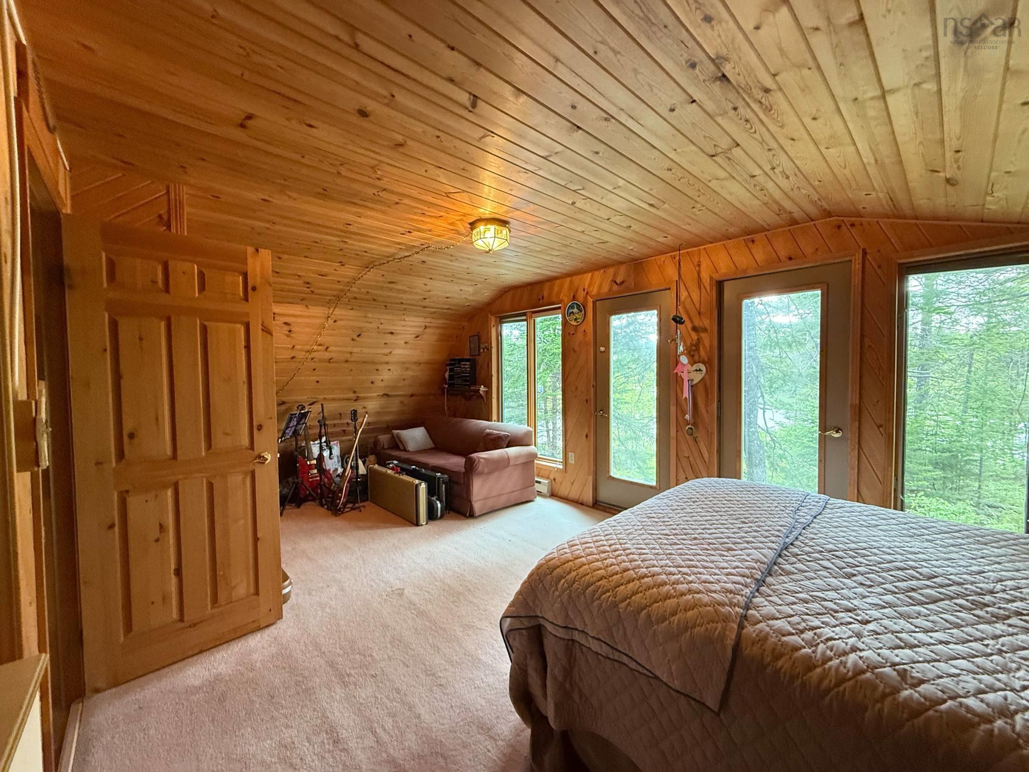 $1,250,000.00: 401 Highway 1, Mount Uniacke