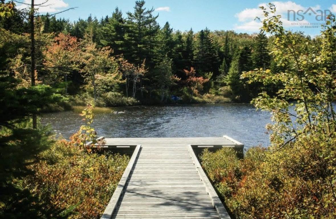 $1,250,000.00: 401 Highway 1, Mount Uniacke