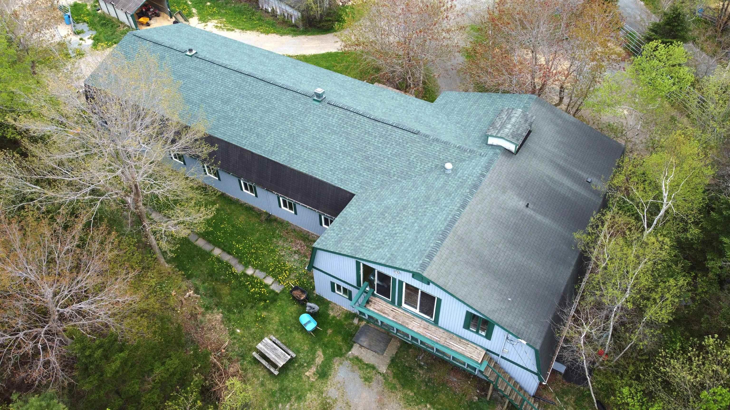$1,250,000.00: 401 Highway 1, Mount Uniacke