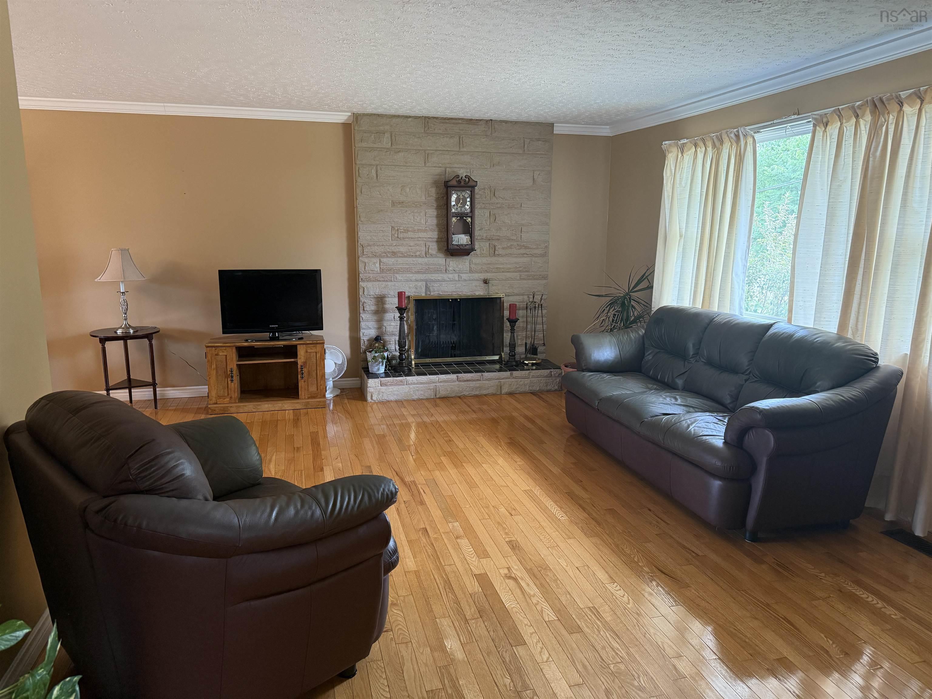 $439,900.00: 21 John Murray Drive, Enfield