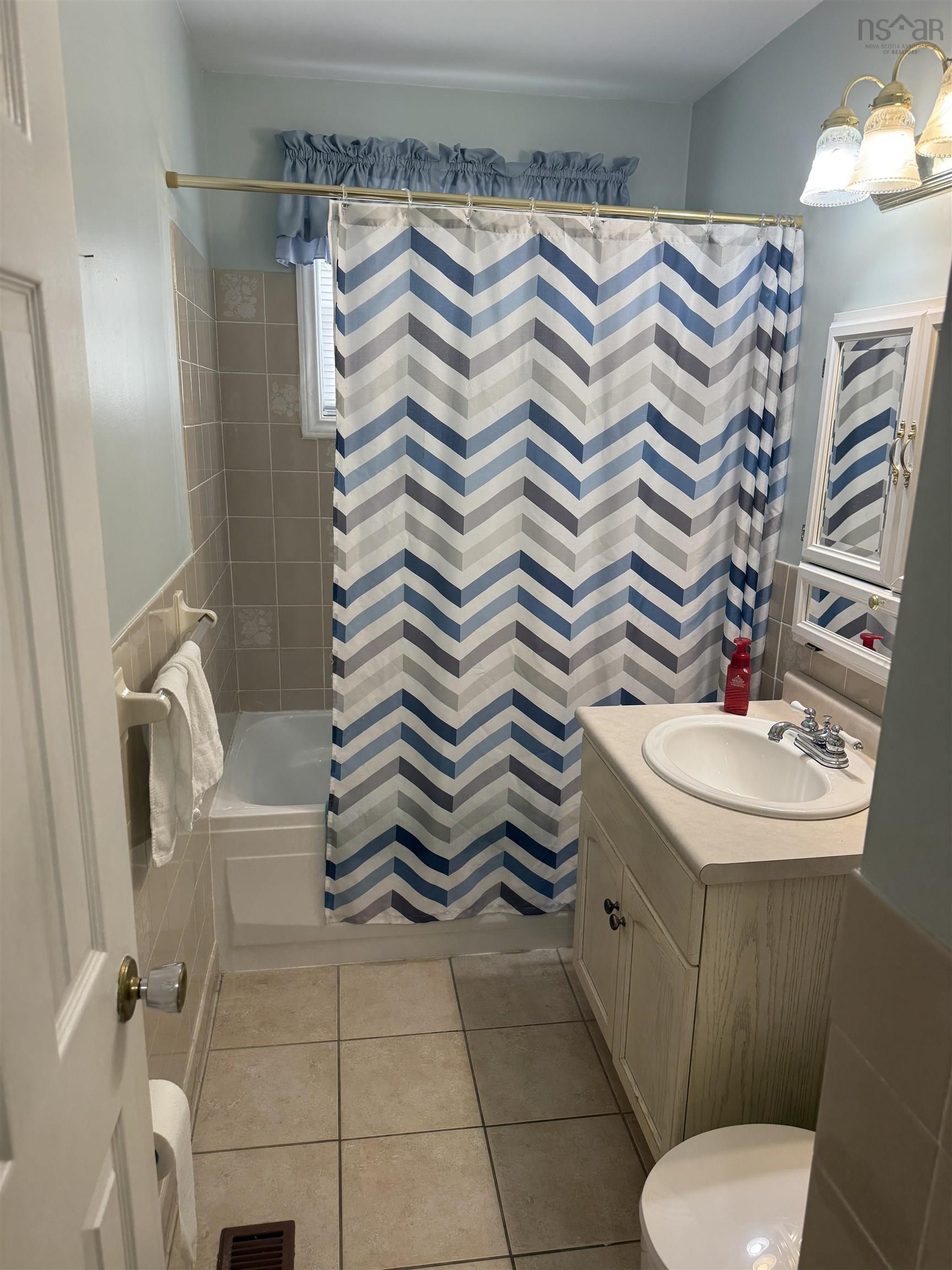 $439,900.00: 21 John Murray Drive, Enfield