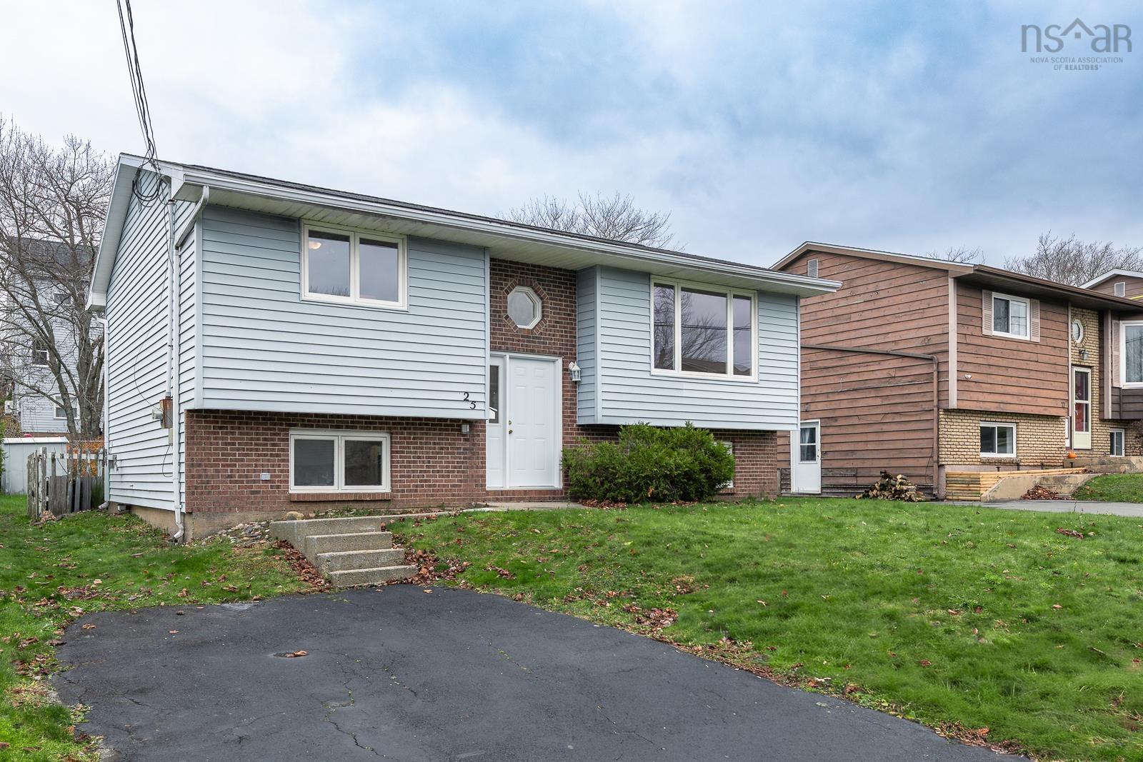 $514,999.00: 25 La Pierre Crescent, Woodlawn