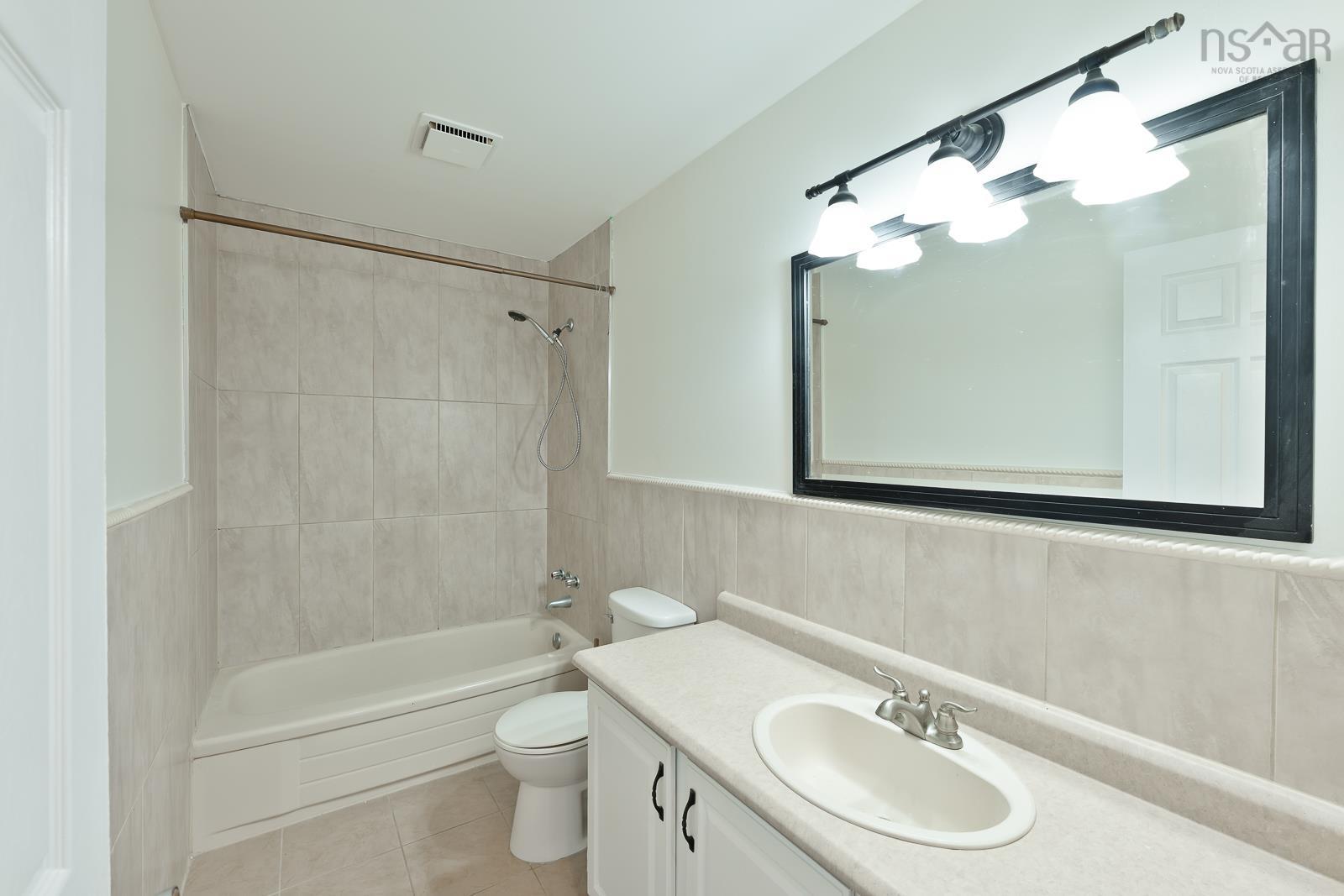 $514,999.00: 25 La Pierre Crescent, Woodlawn