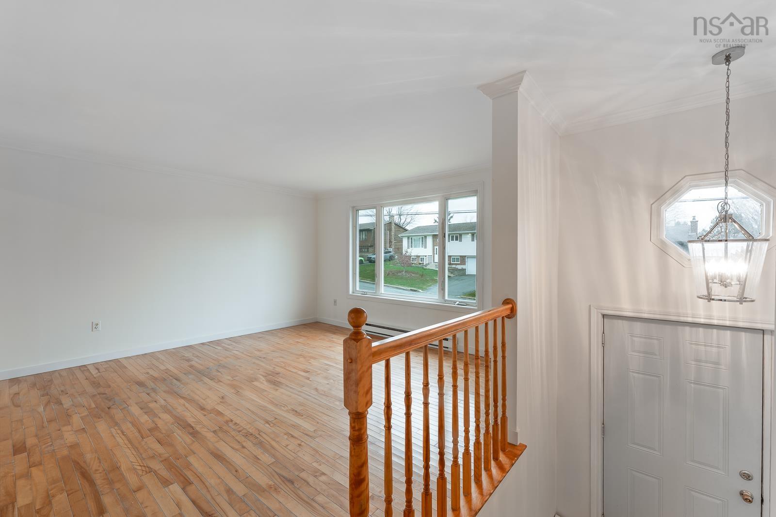 $514,999.00: 25 La Pierre Crescent, Woodlawn