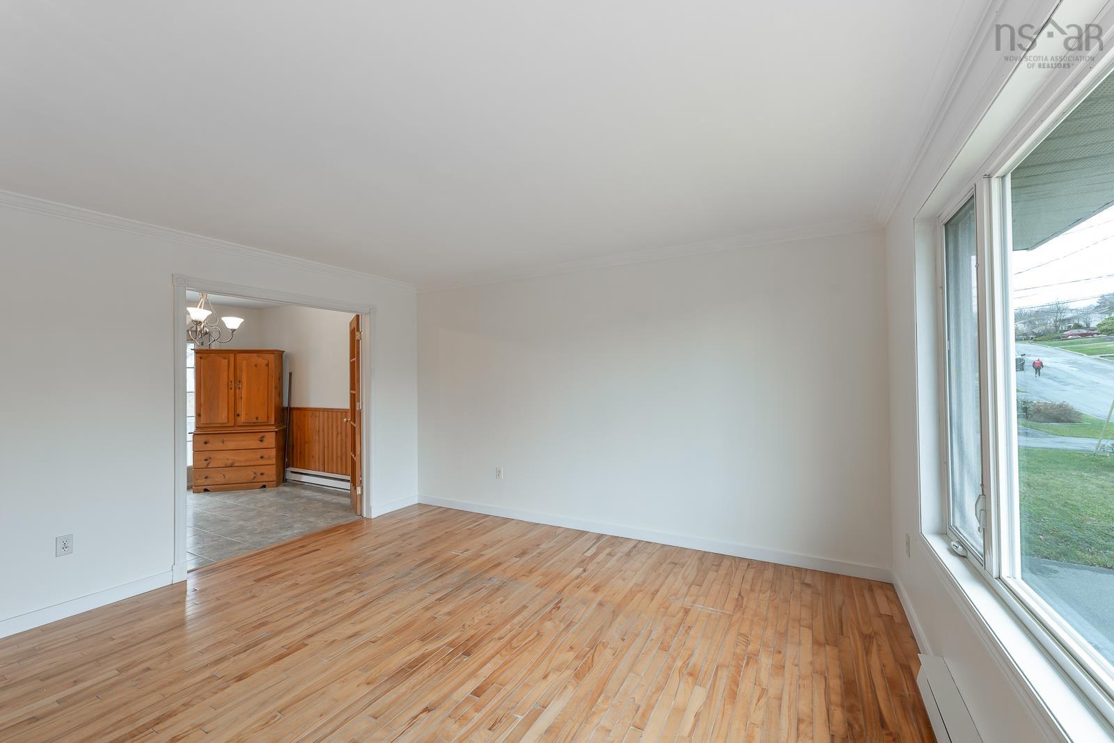 $514,999.00: 25 La Pierre Crescent, Woodlawn